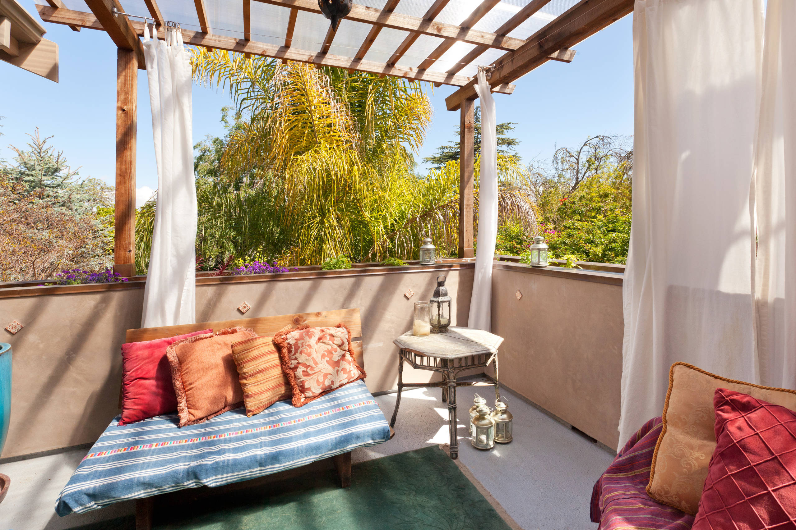 Фотоохота: 87 балконов, вдохновляющих дизайном и видом на город