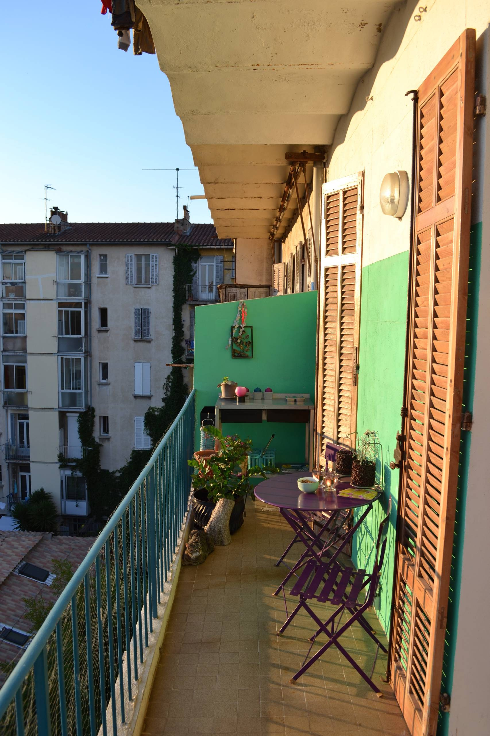 Живите проще: 23 лайфхака для крошечного балкона