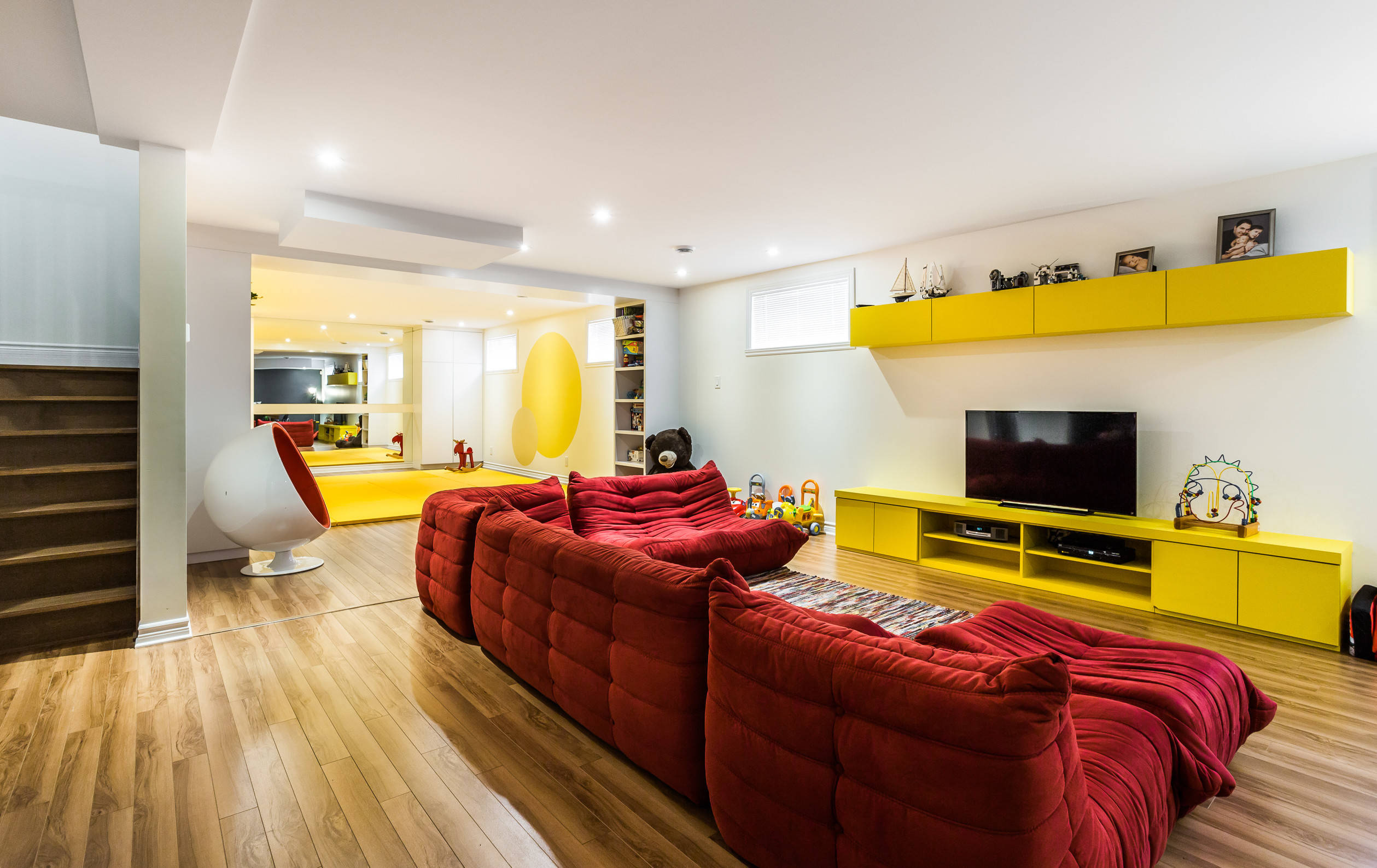 Вопрос: Какой диван выбрать (из 6 возможных)