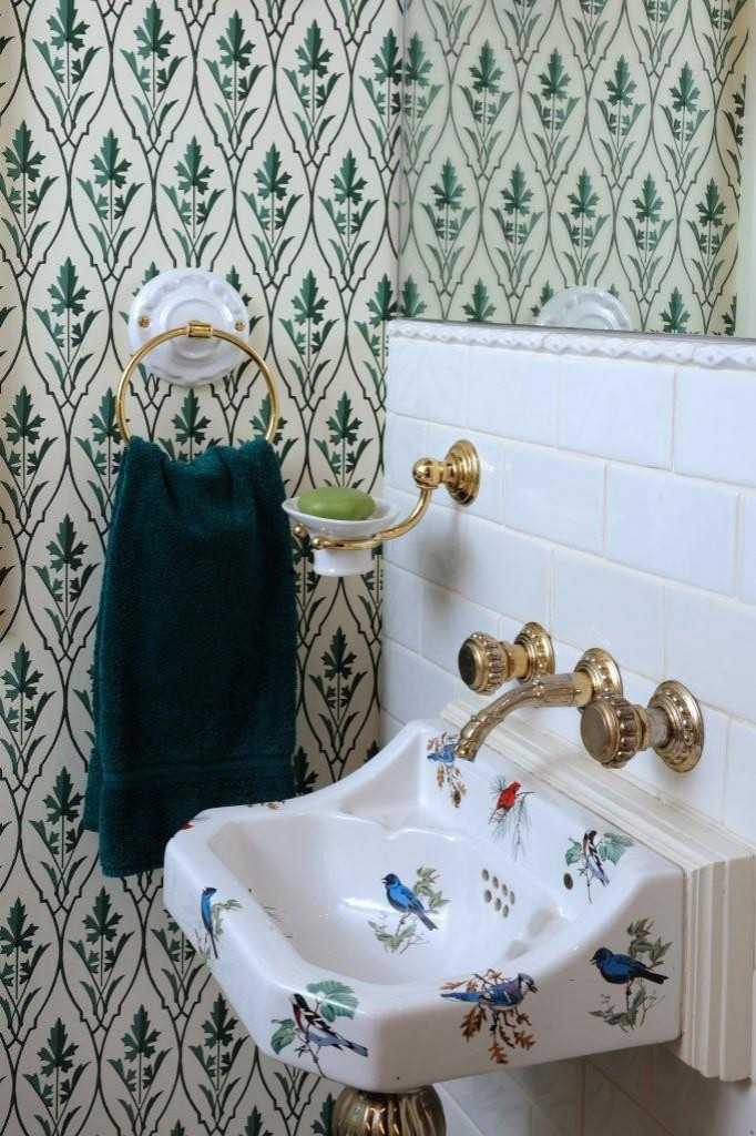 Просто фото: Цветная сантехника — 26 модных идей