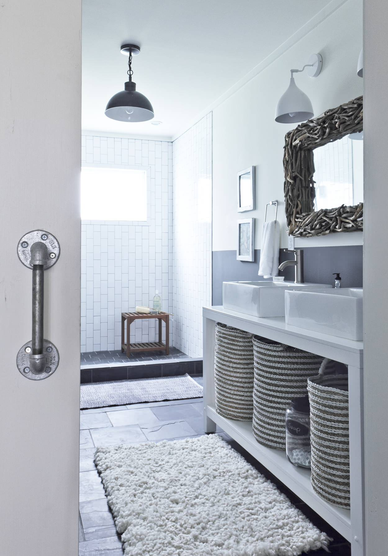 Деликатный вопрос: Где хранить белье, которое вы не успели постирать