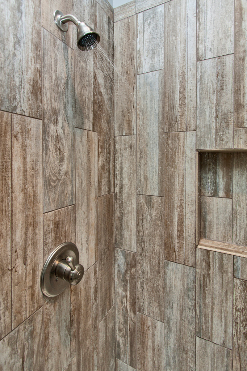 Фотоохоота: 91 идея для стены за душевой шторкой