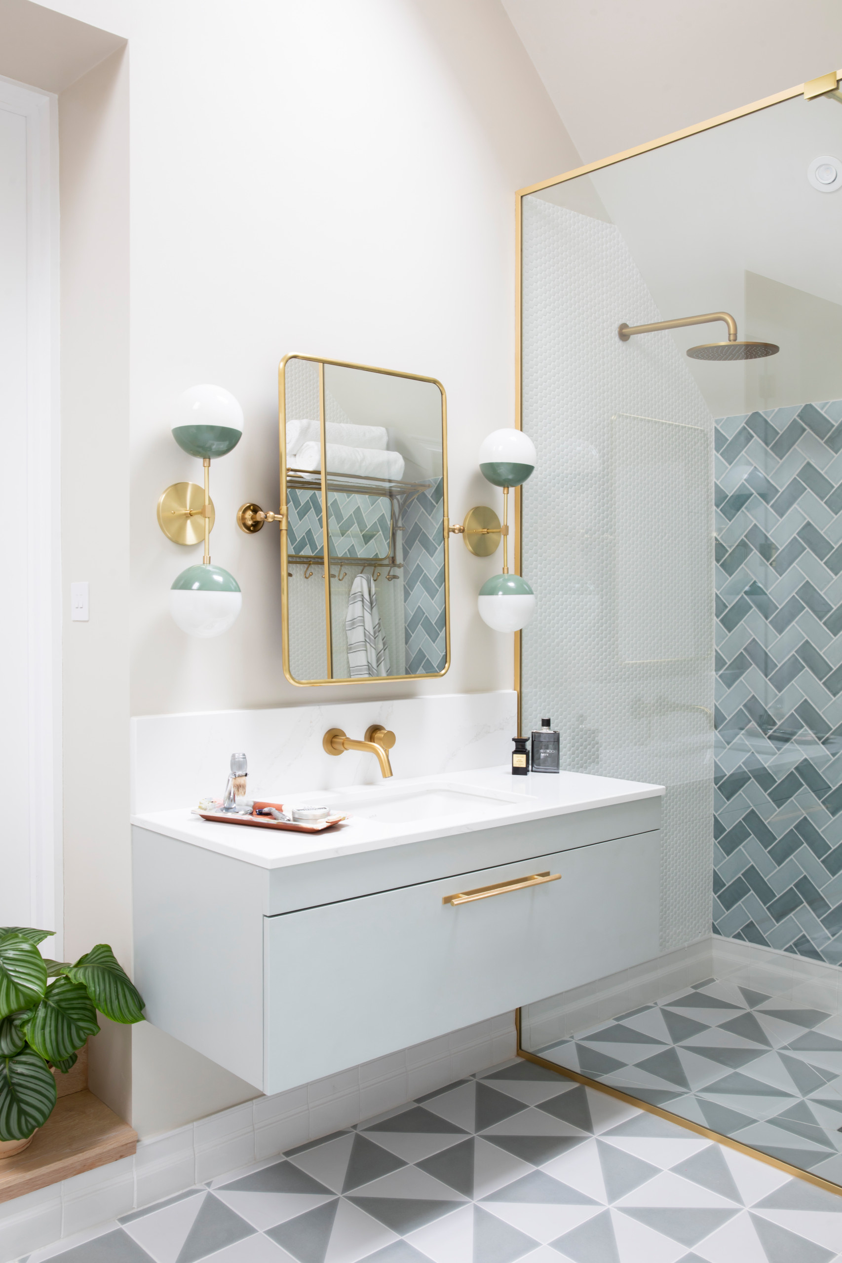 Просто фото: 18 фартуков для ванной комнаты