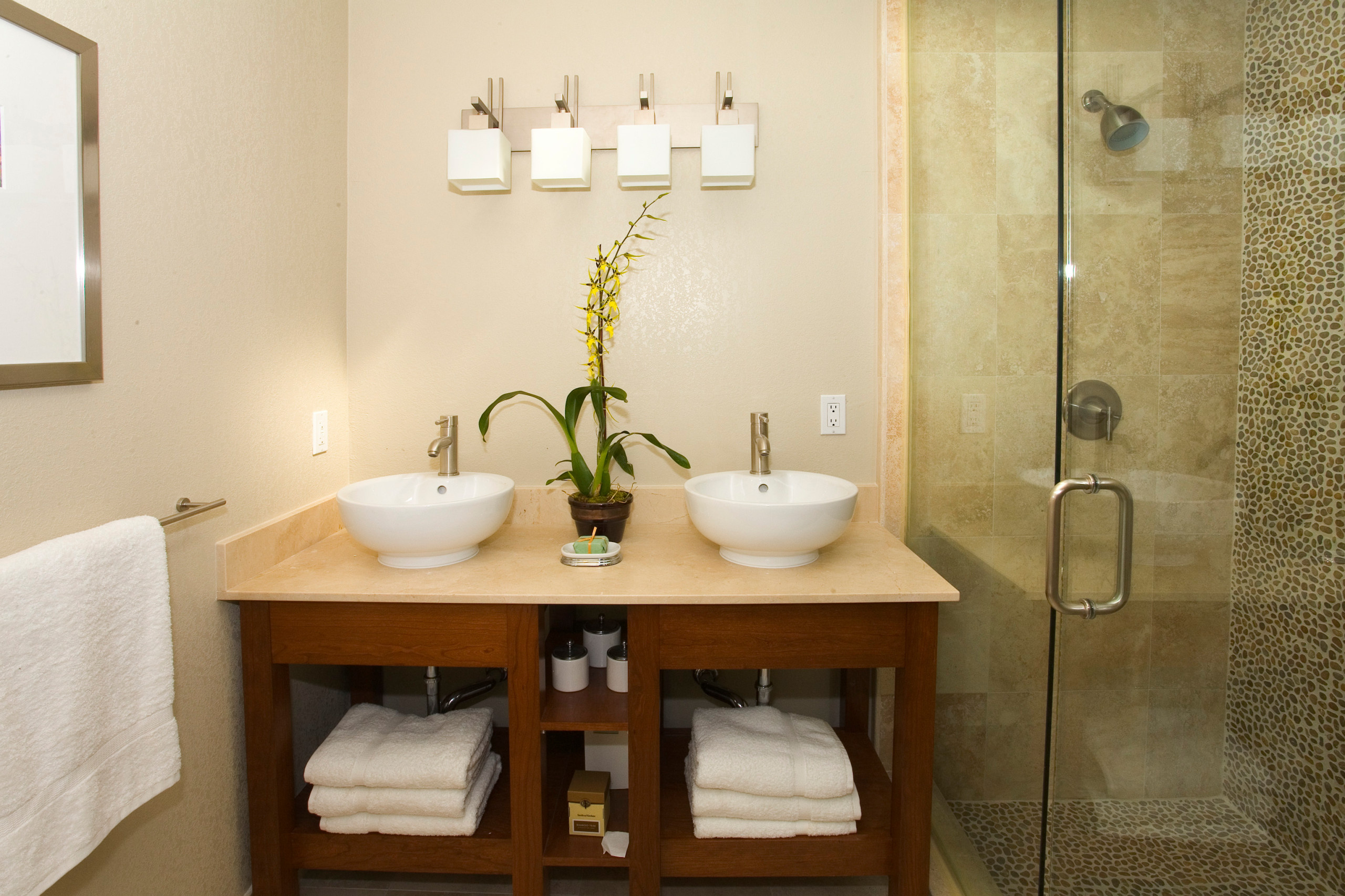 Больше не нужно: Зеркало над раковиной