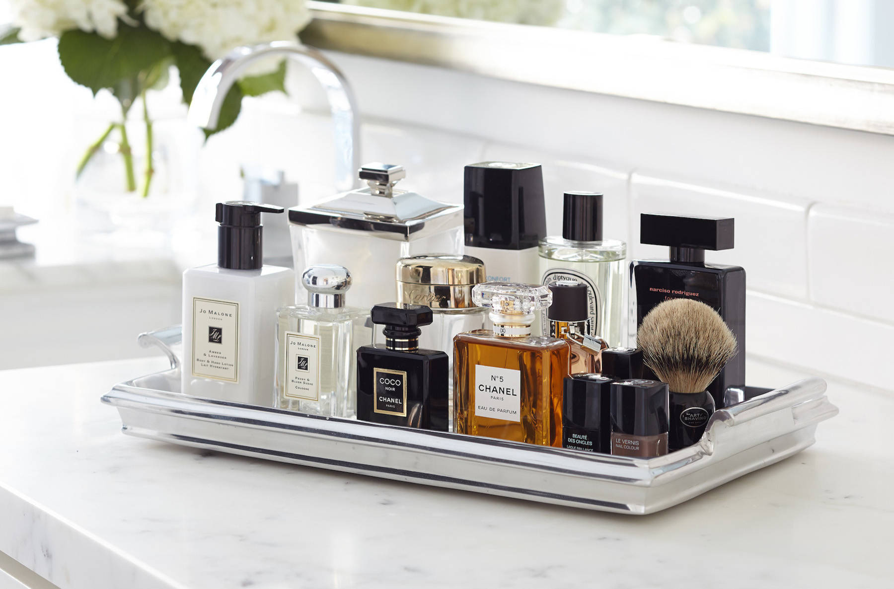 С серебряной ложкой: Как наслаждаться старинной посудой дольше