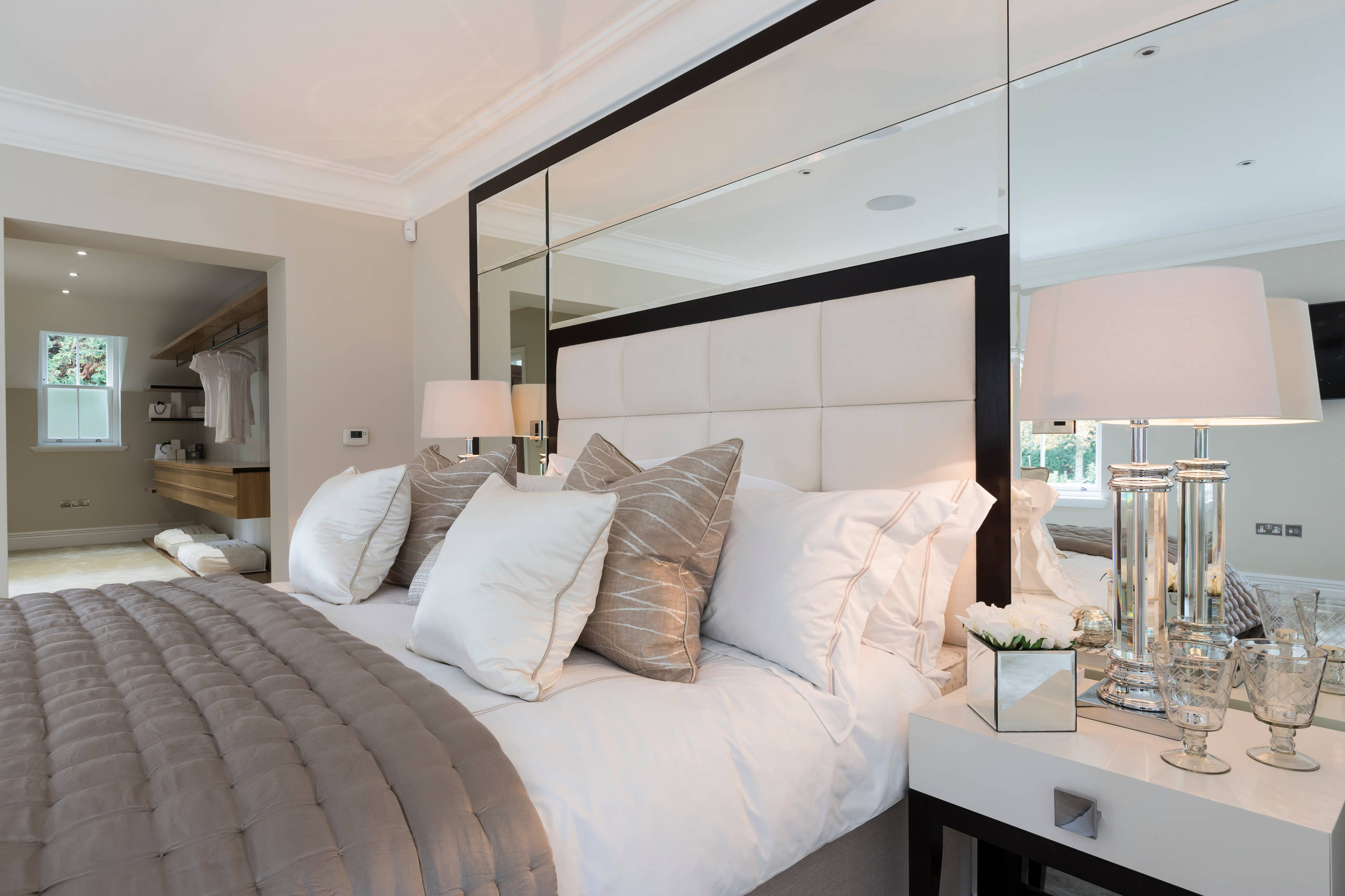 Зеркала в интерьере: Как не перестараться?