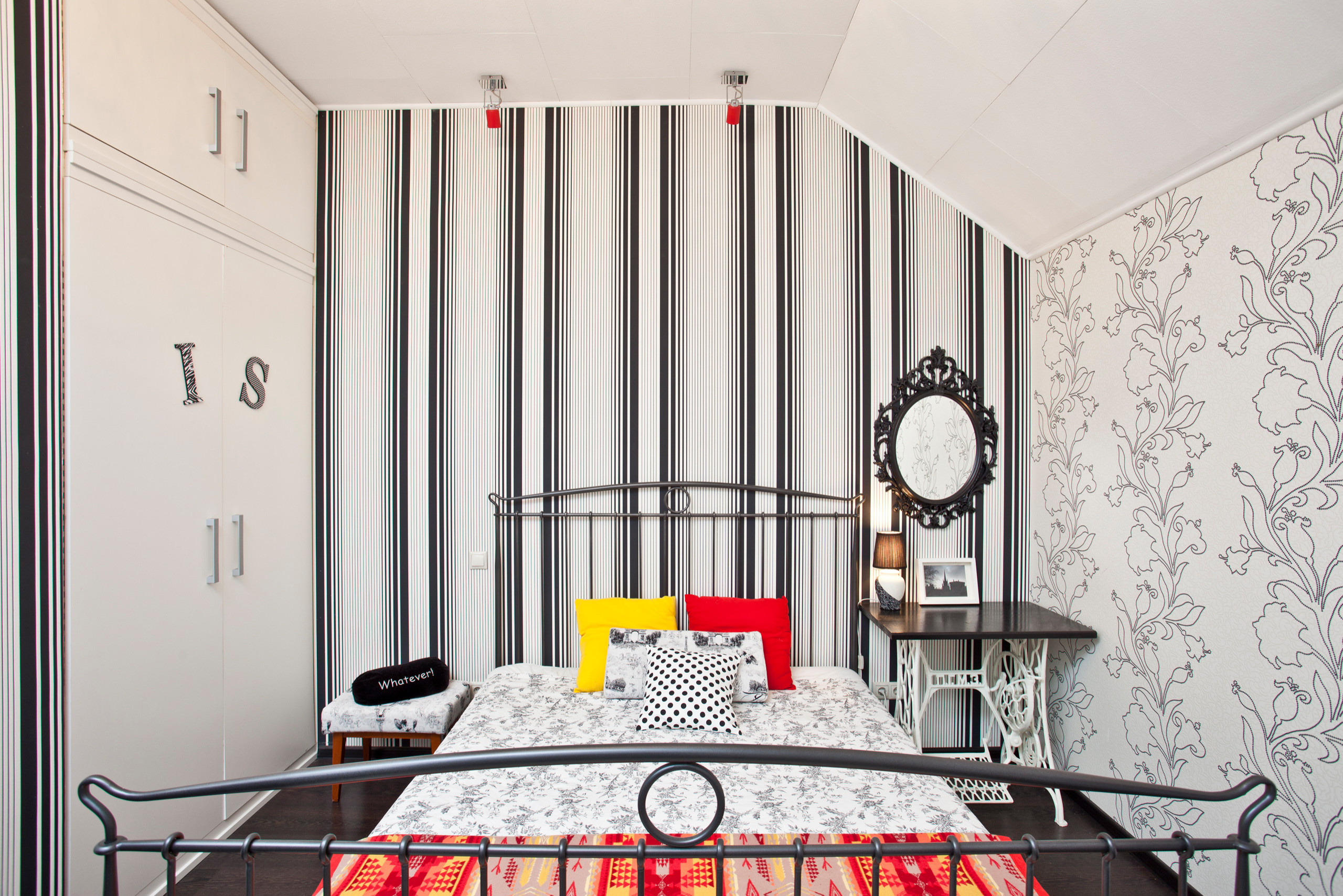 Фотоохота: 101 идея, как обыграть прикроватные тумбочки — с фото