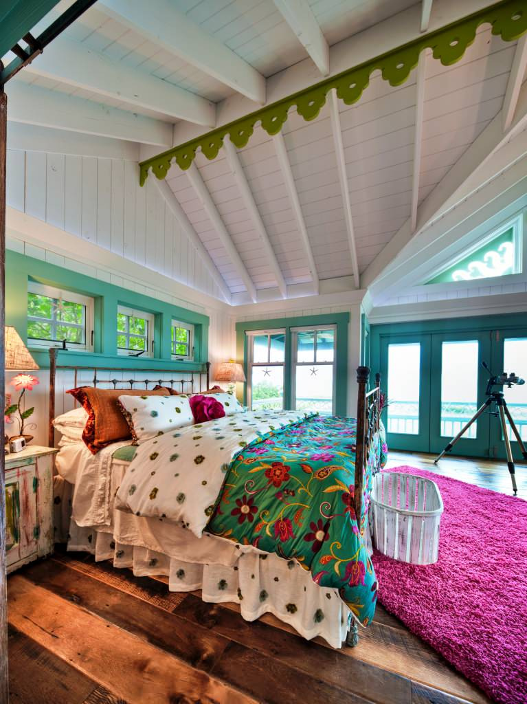 Цветные двери: Как не бояться красок и в каких случаях их использовать