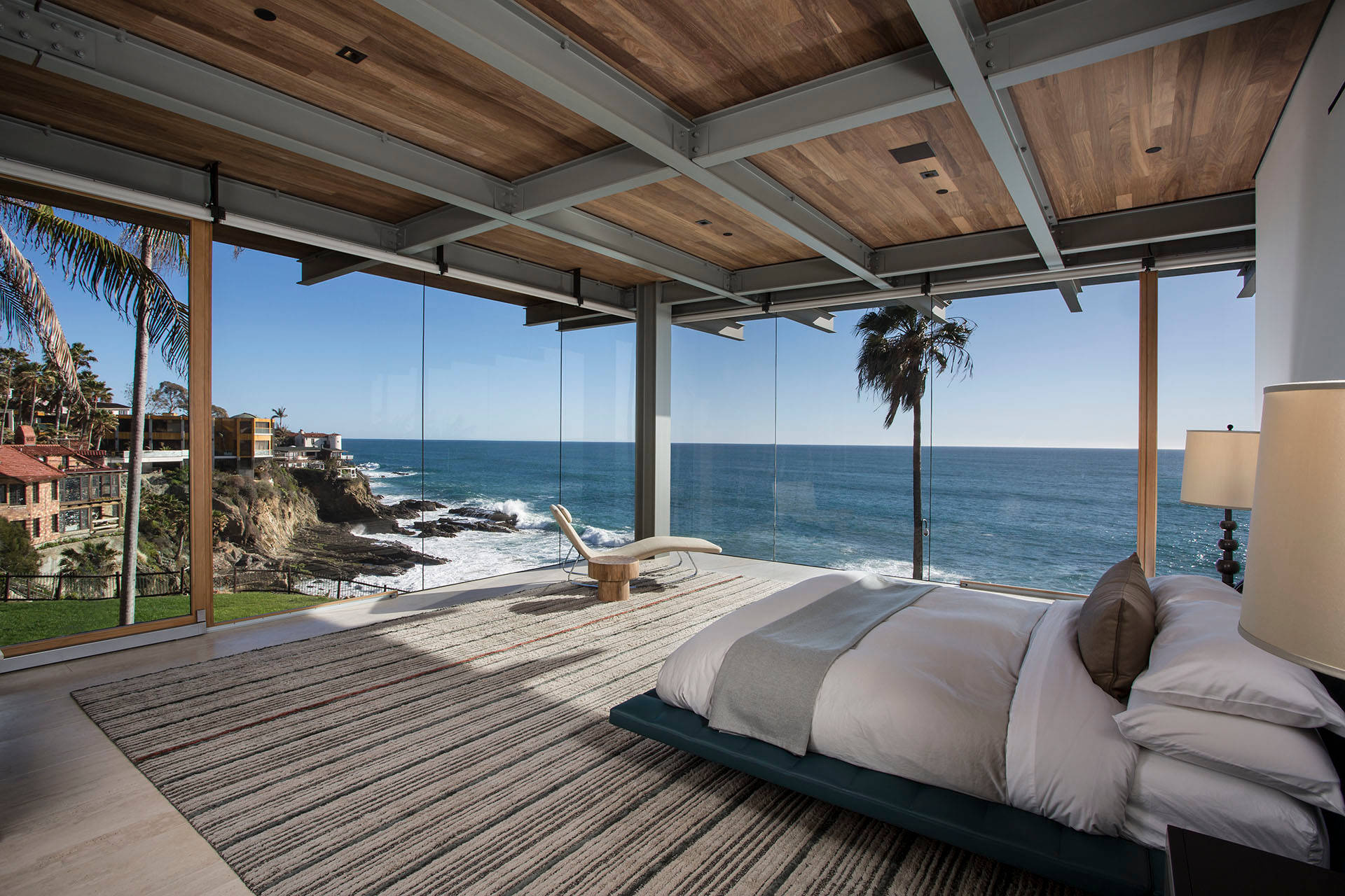 Прогулка на диване: Нестерпимо хочется на море