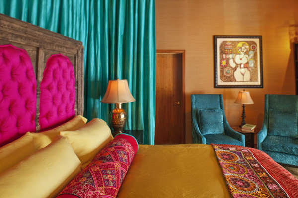 Цвета: Оттенки красного и розового, уместные в интерьере