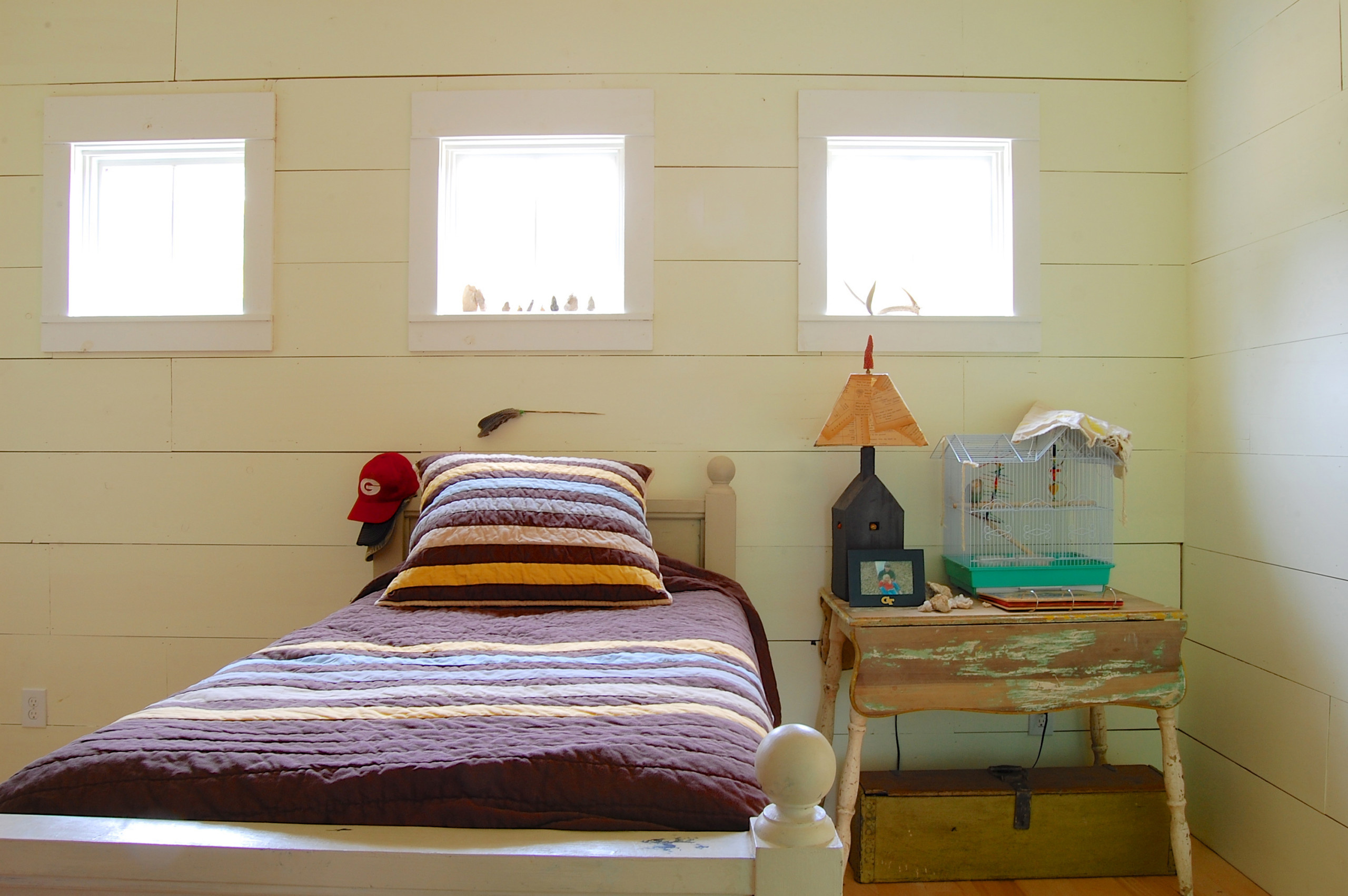 Фотоохота: 101 идея, как обыграть прикроватные тумбочки — с фото