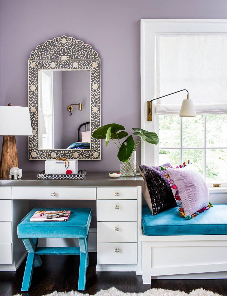 Вопрос: Как подобрать шторы к цвету обоев