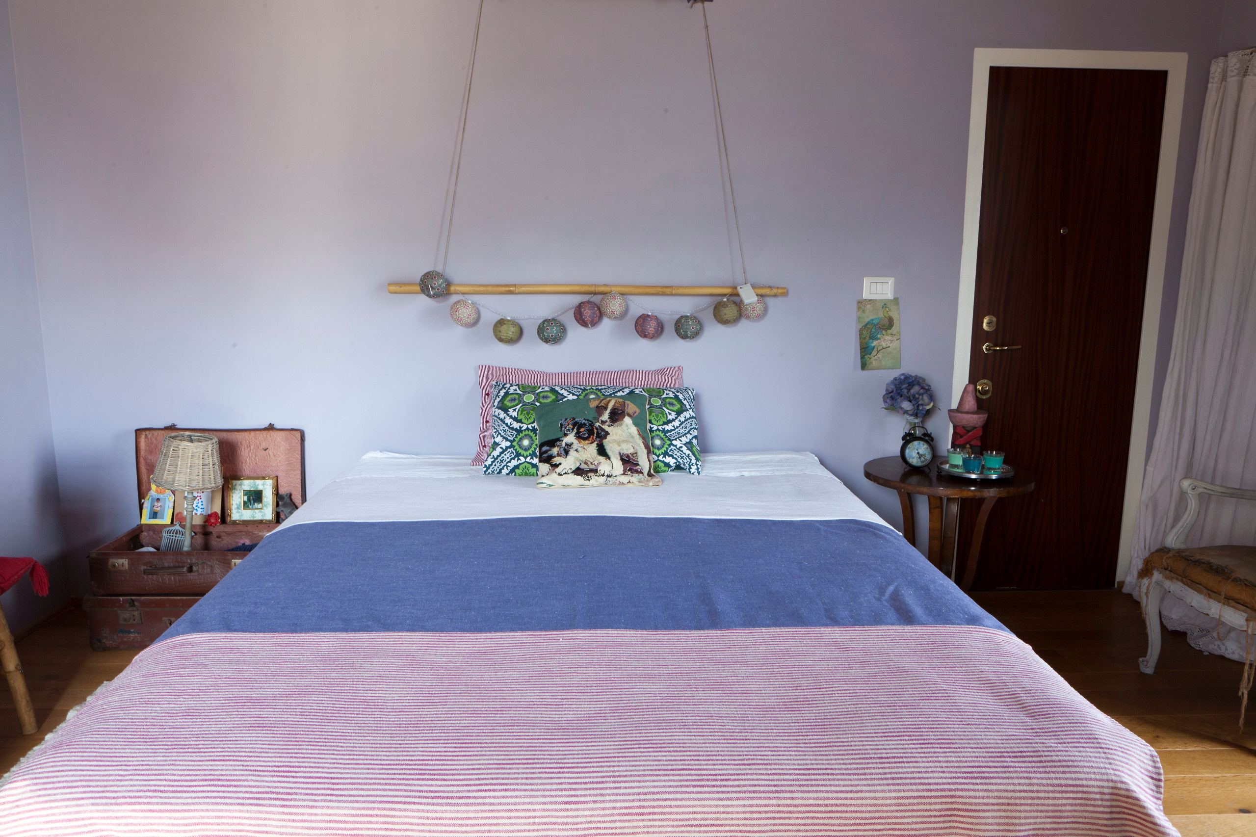 Фотоохота: 101 идея, как обыграть прикроватные тумбочки — с фото