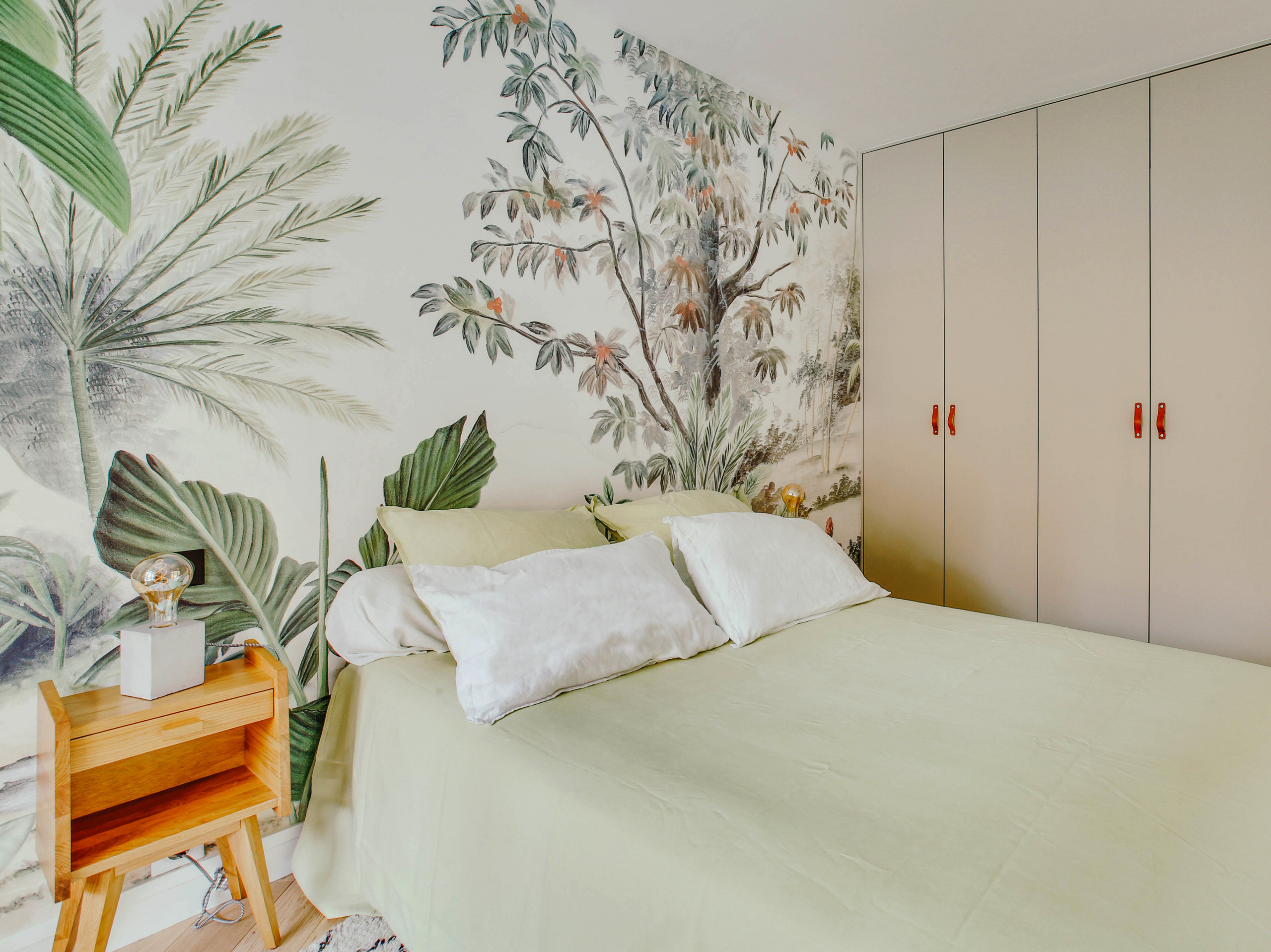 Вечная проблема: Обои или краска?