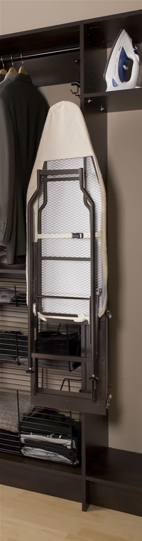 Дизайн-дебаты: Как хранить гладильную доску в интерьере