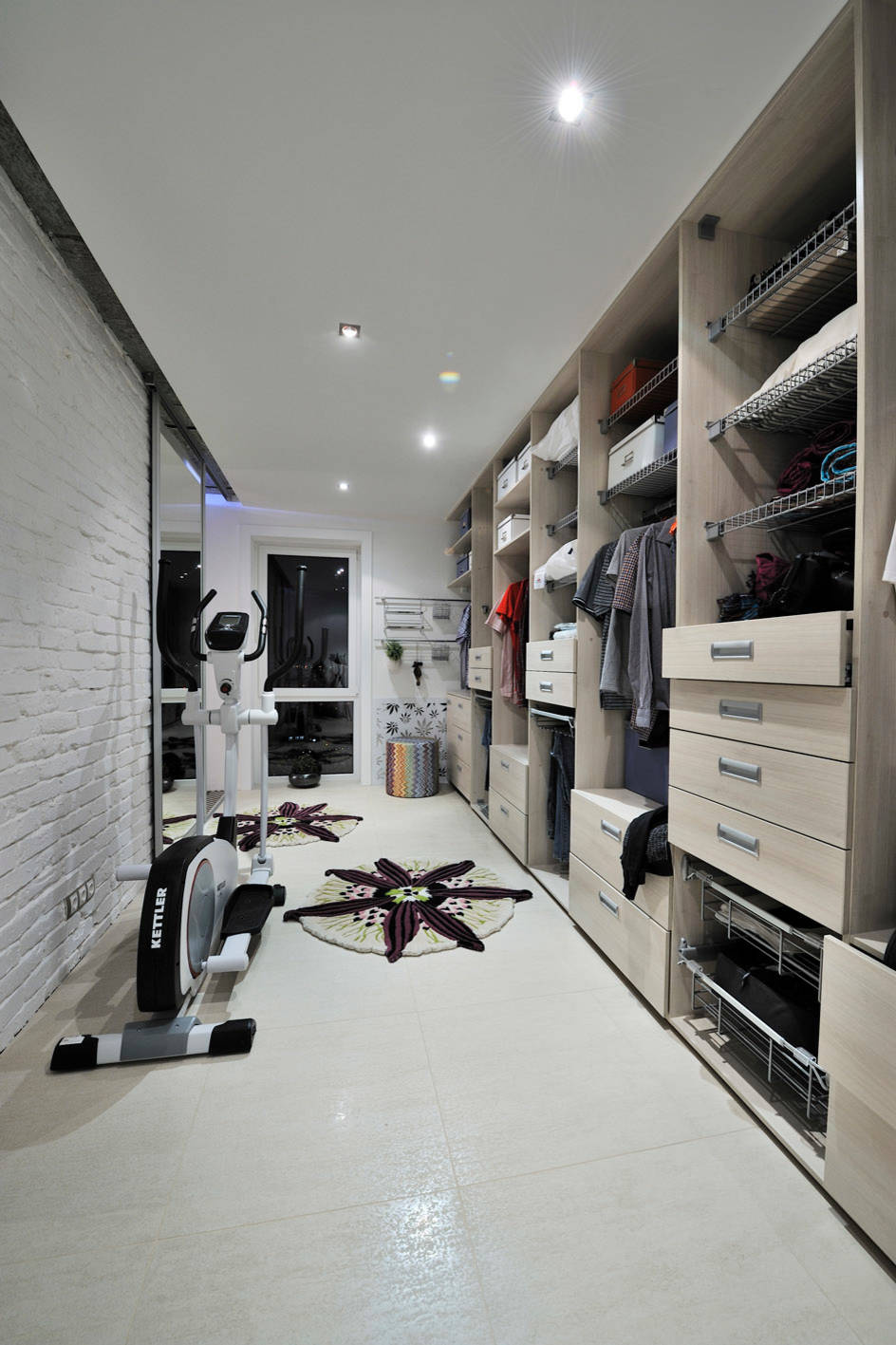 Фасадные работы: Выбираем встроенный шкаф