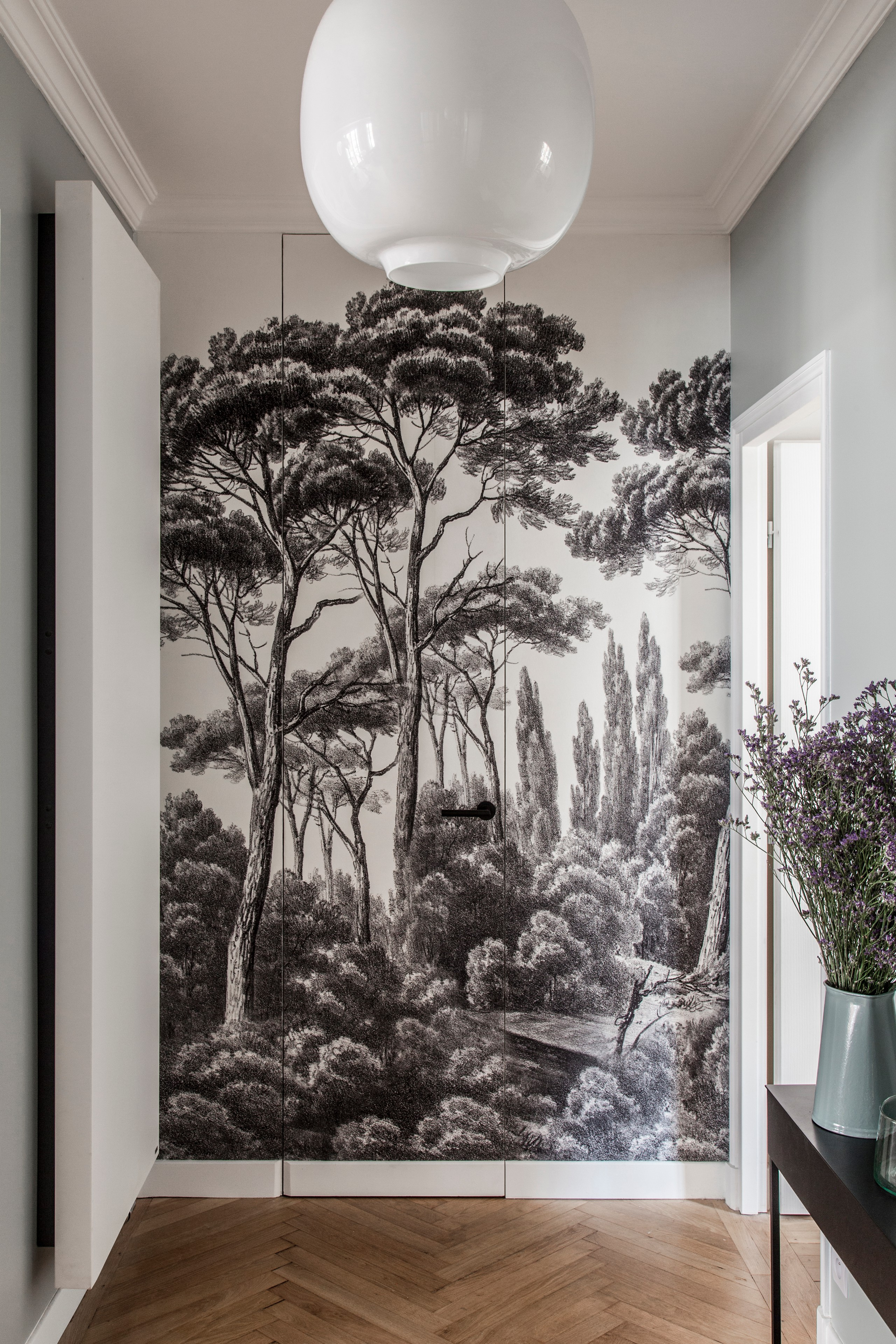 Прием: Обои с монохромным рисунком