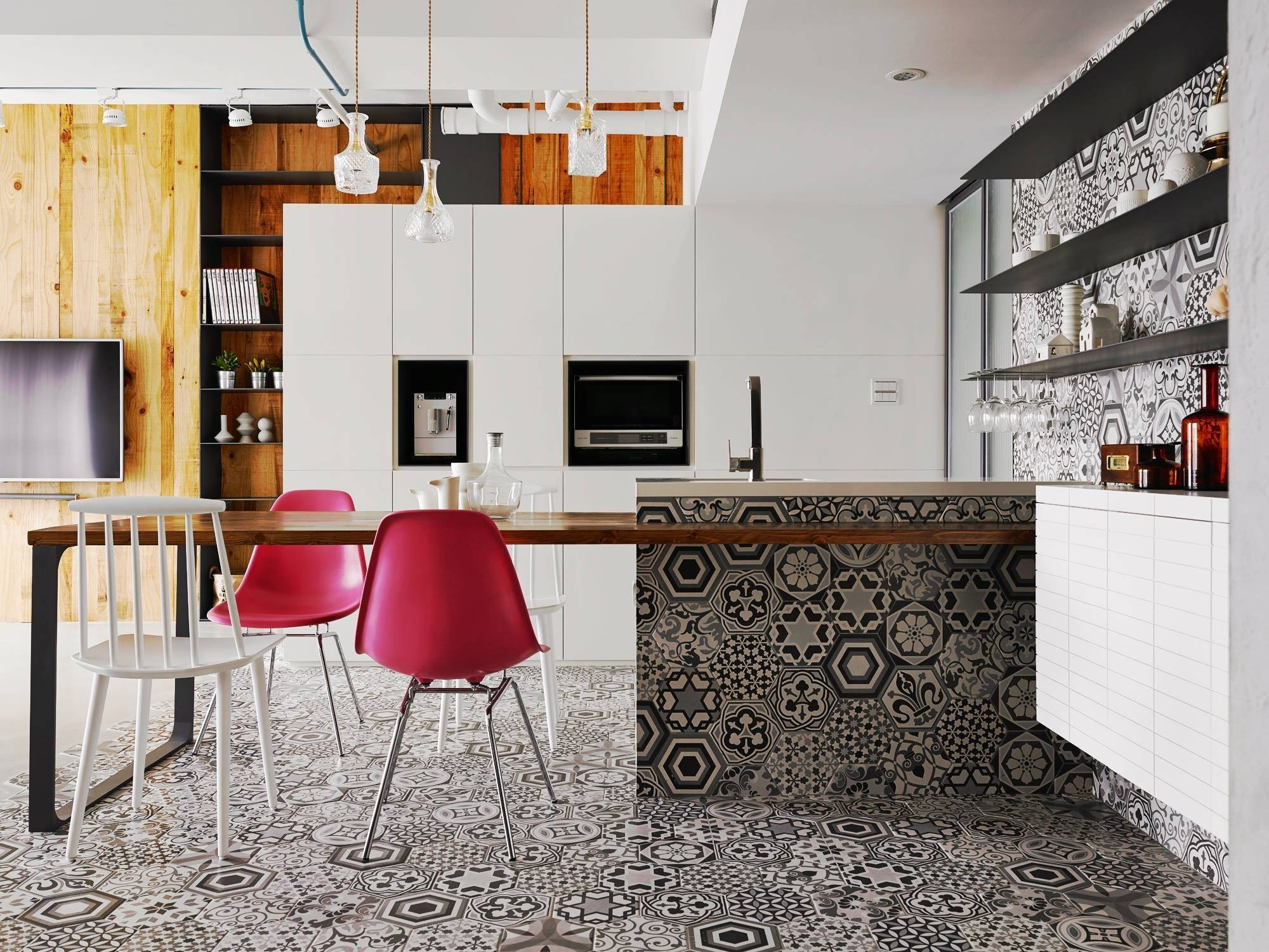 Только фото: 27 кухонь, где все дело — в орнаментах