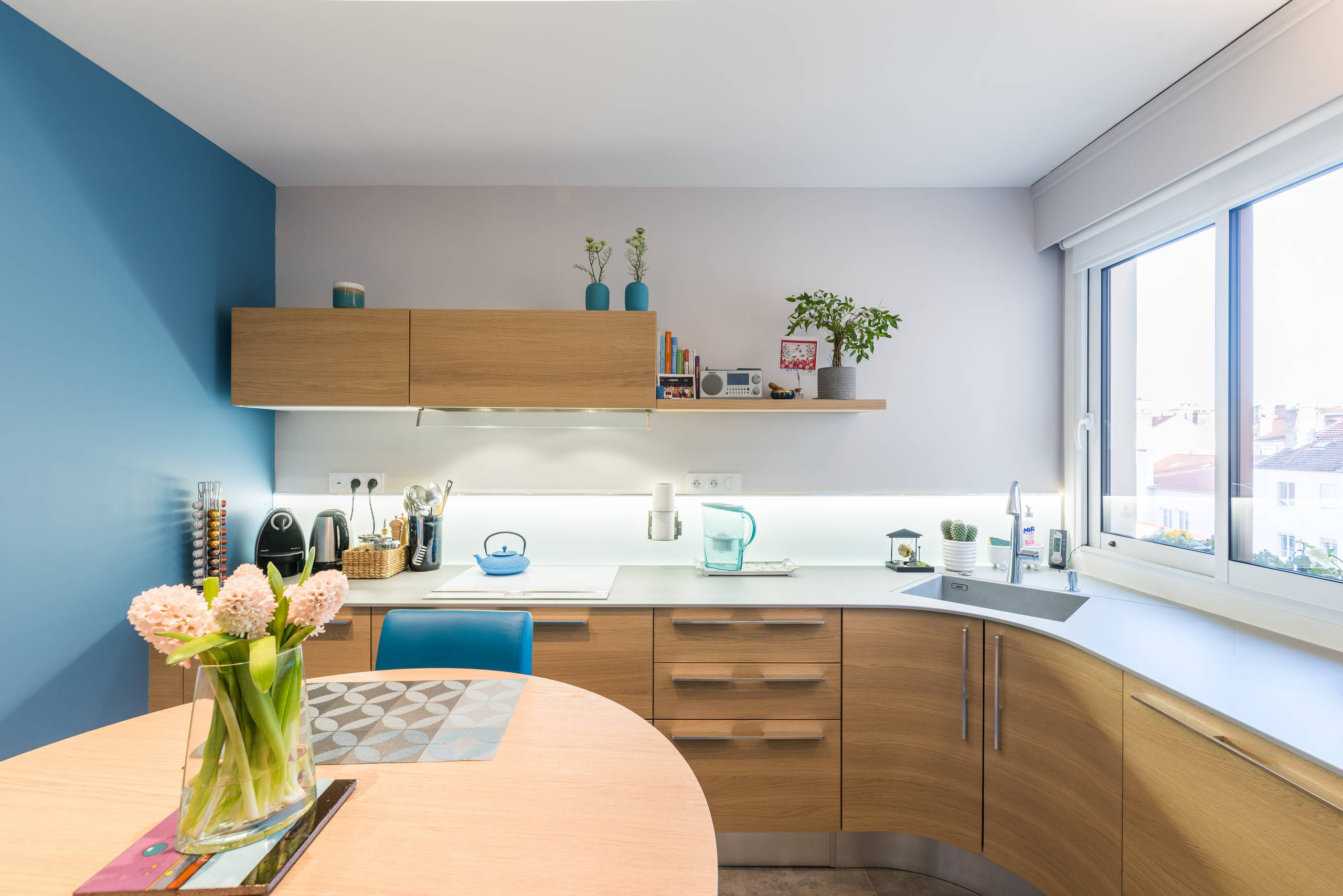 Кухонный угол: Как использовать его по максимуму