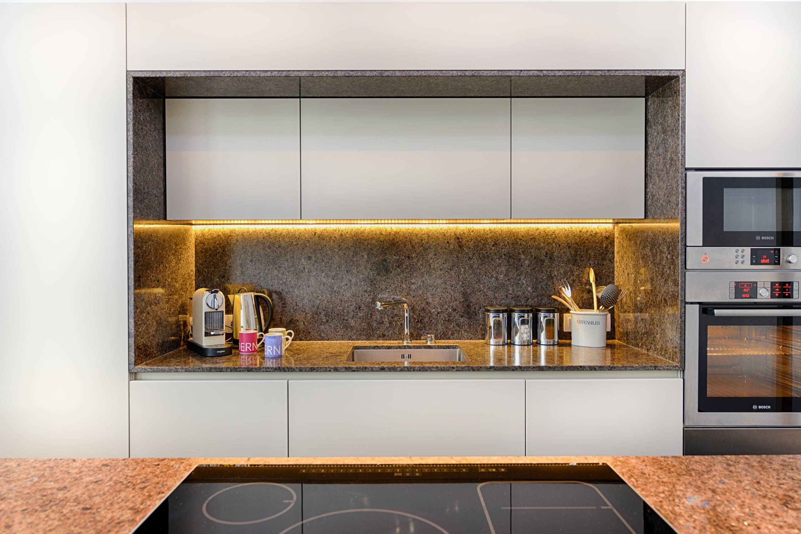 Больше не модно: Кухонный фартук, каким мы его знаем