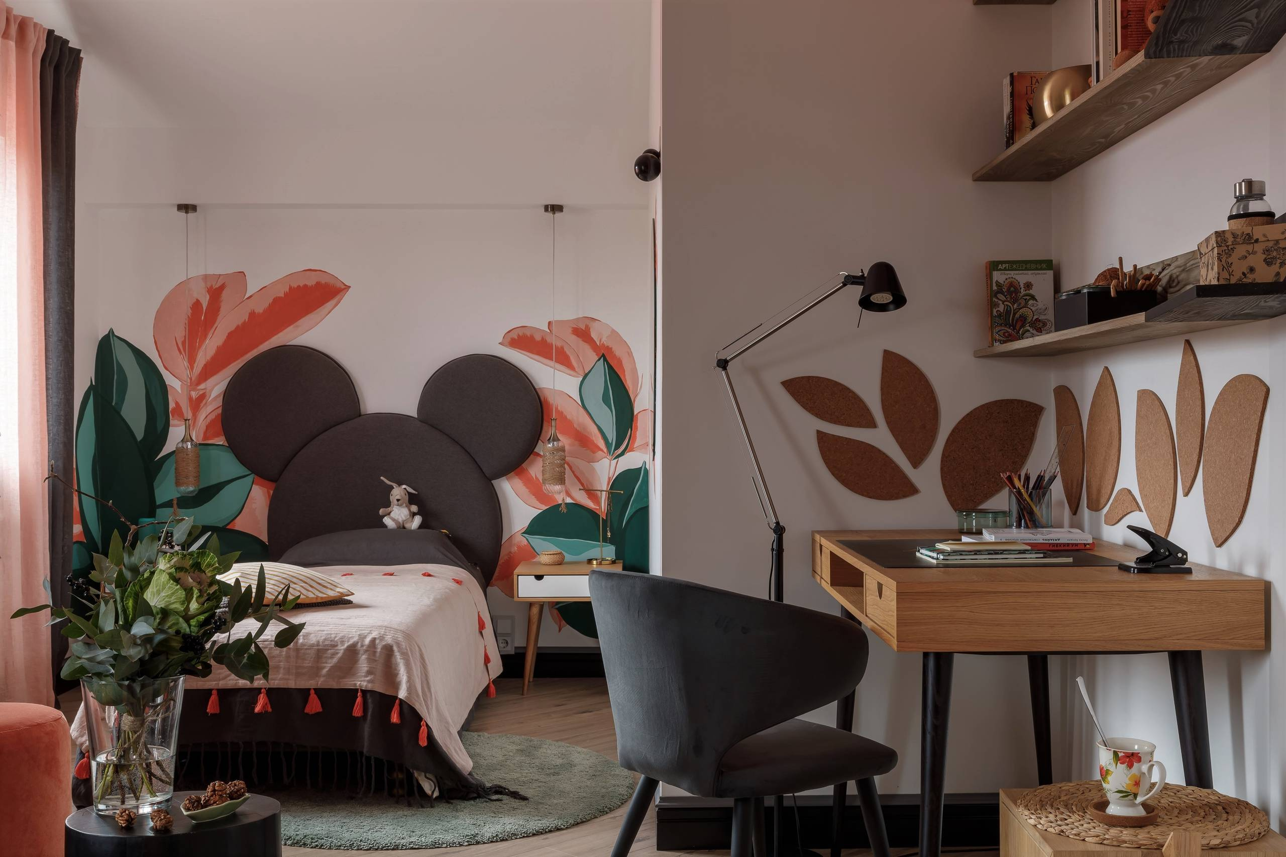 Проект недели: Детская для девочки — с цветами и Микки Маусом