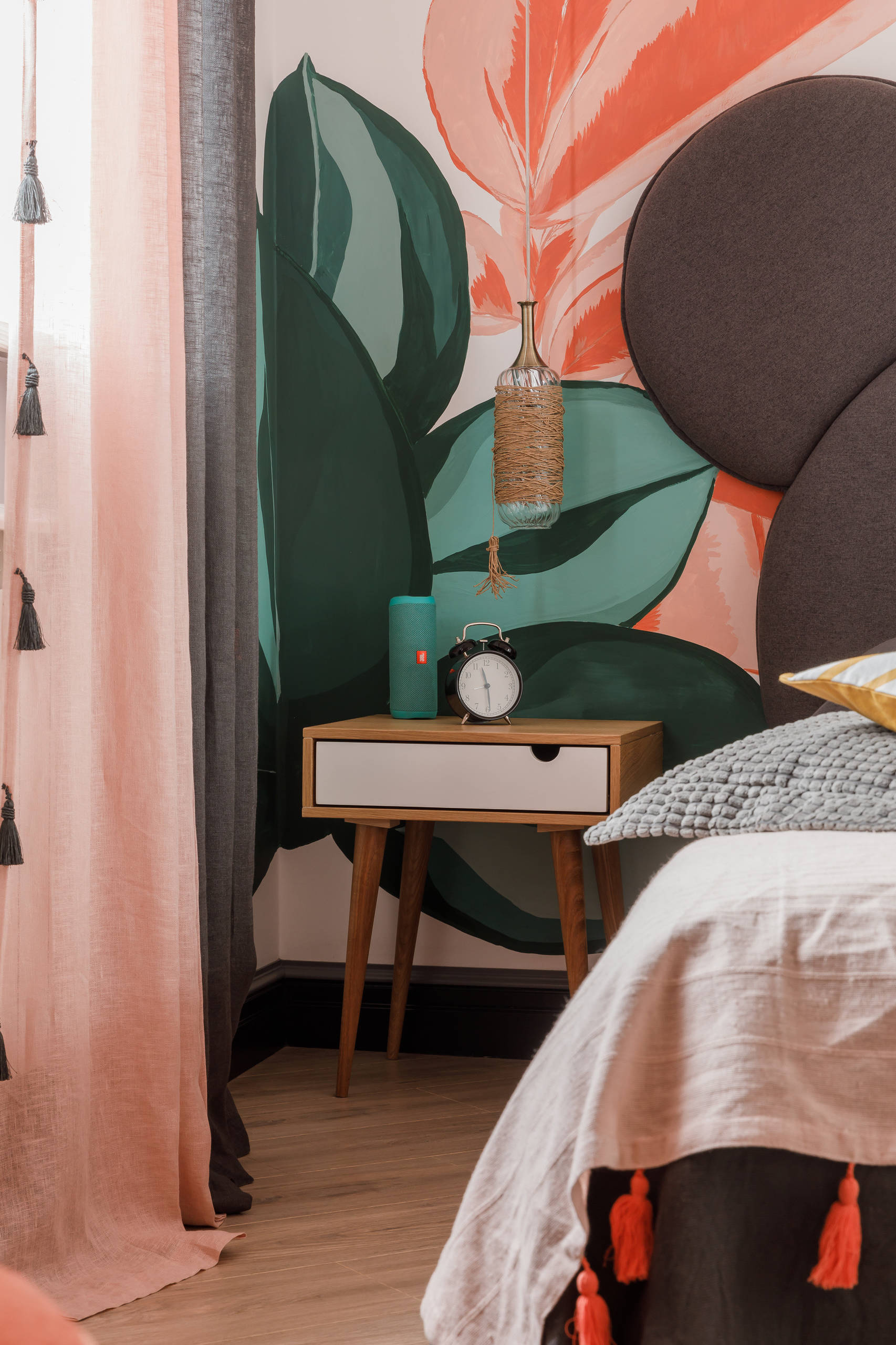 Проект недели: Детская для девочки — с цветами и Микки Маусом