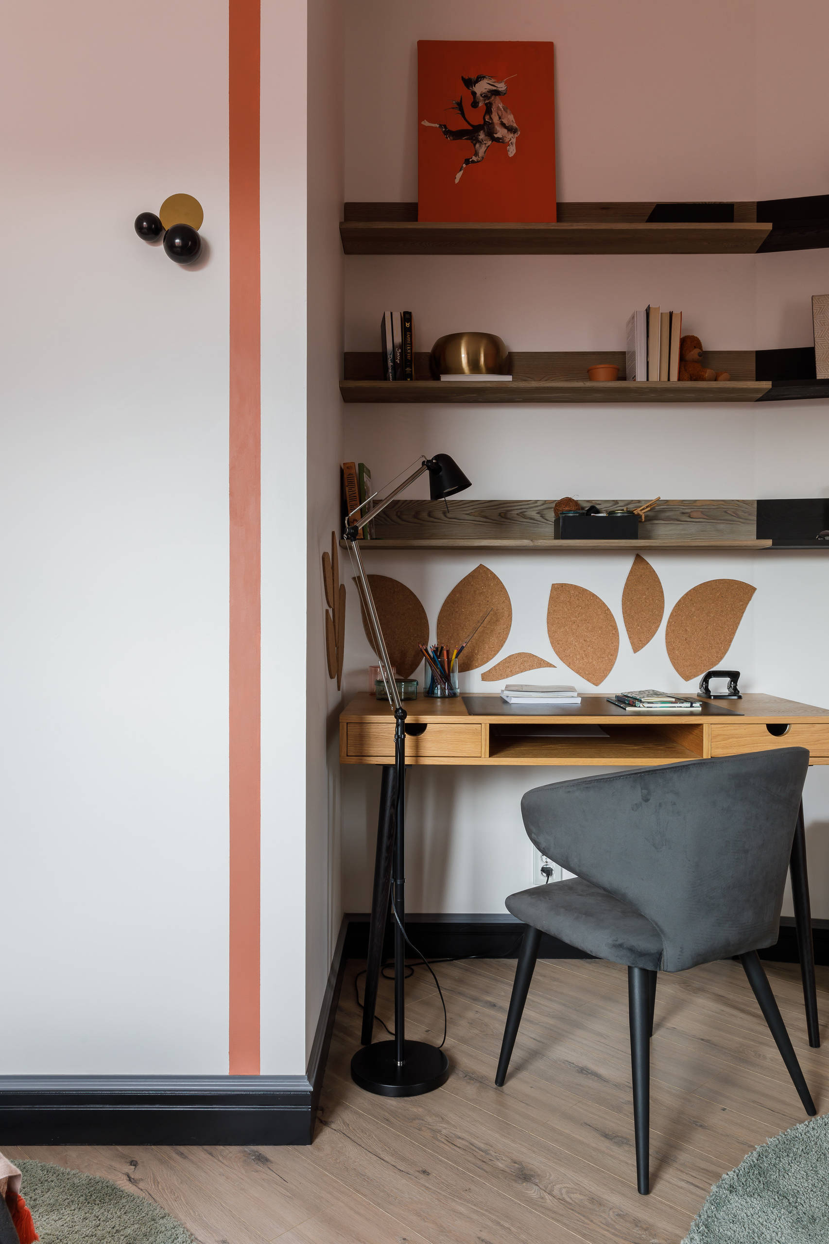 Проект недели: Детская для девочки — с цветами и Микки Маусом