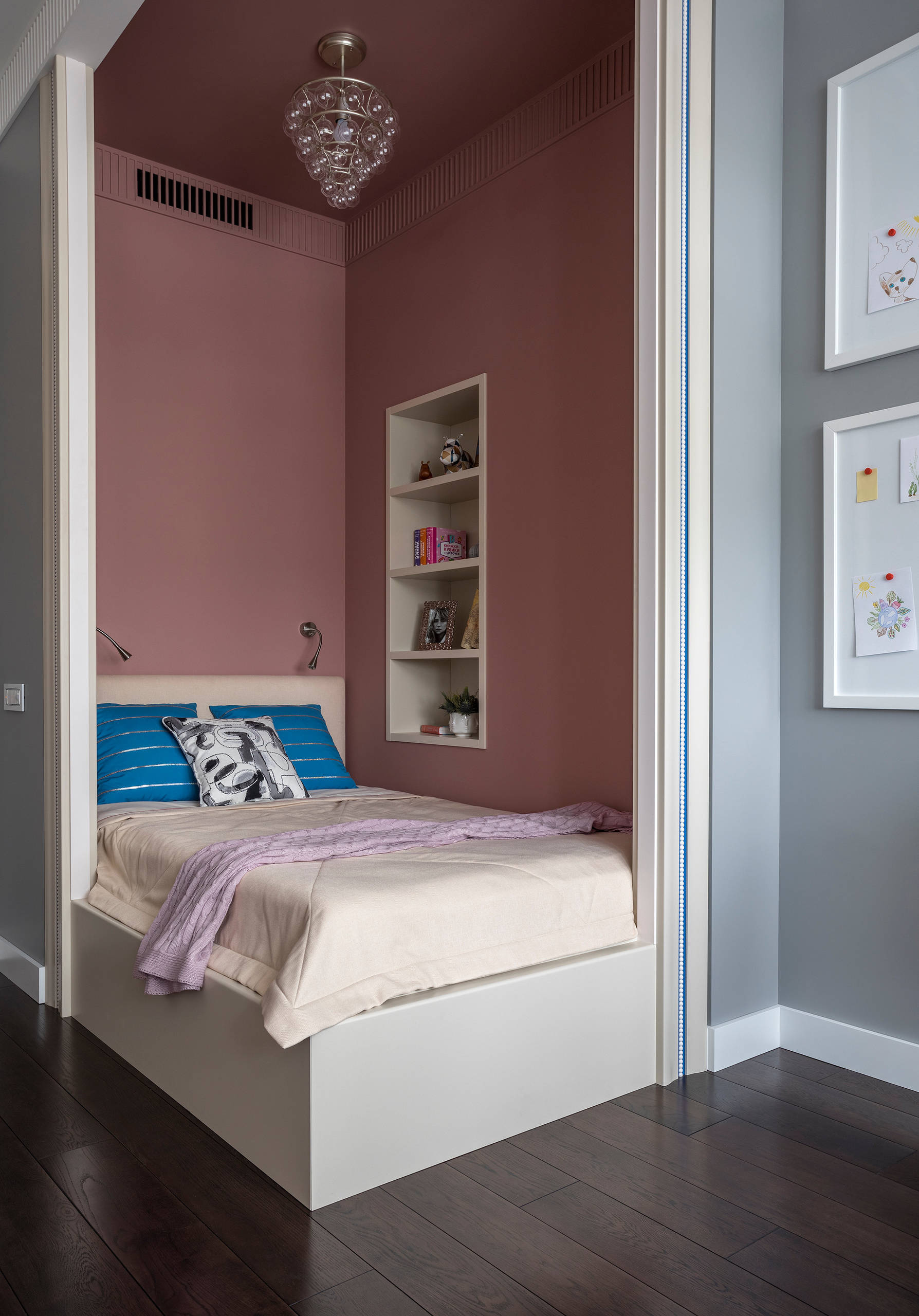 Есть решение: Куда поставить кровать в детской