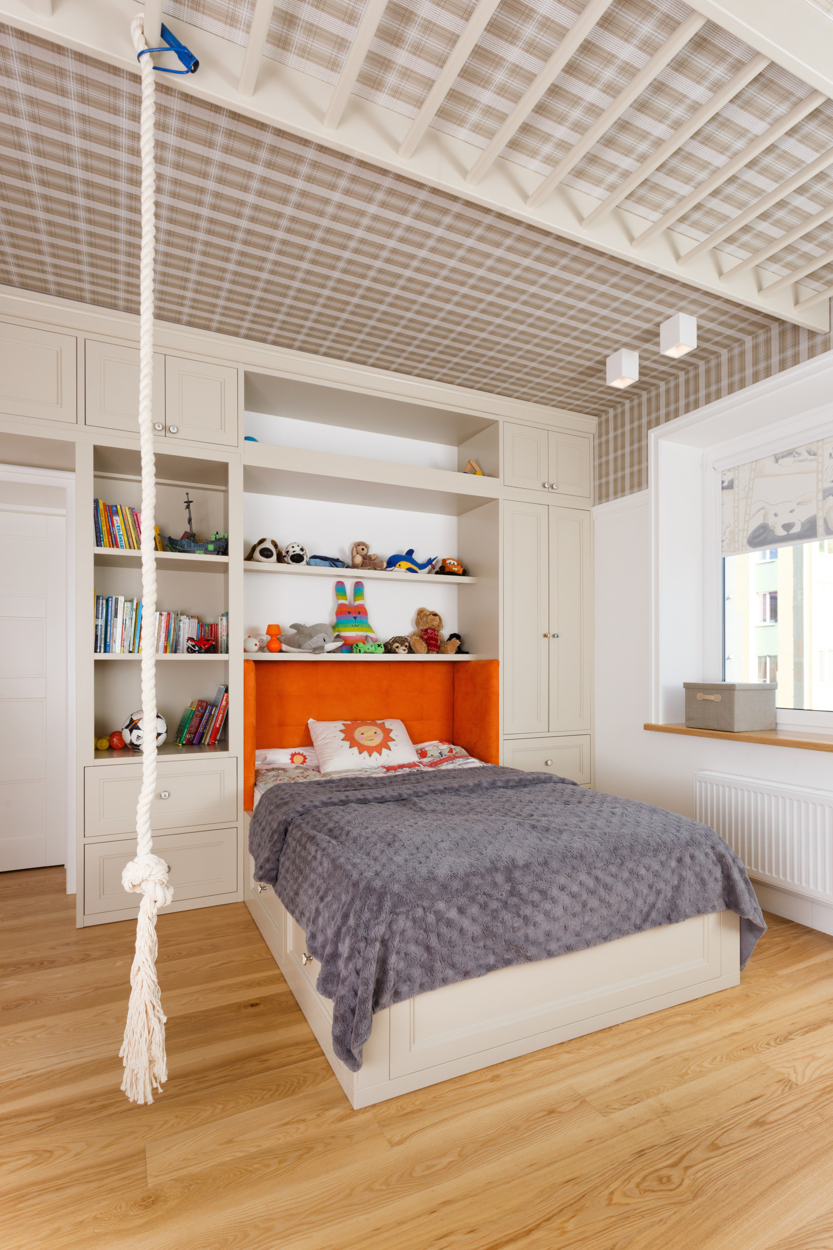 Houzz тур: Бирюзовая волна на сером песке в квартире в Калининграде