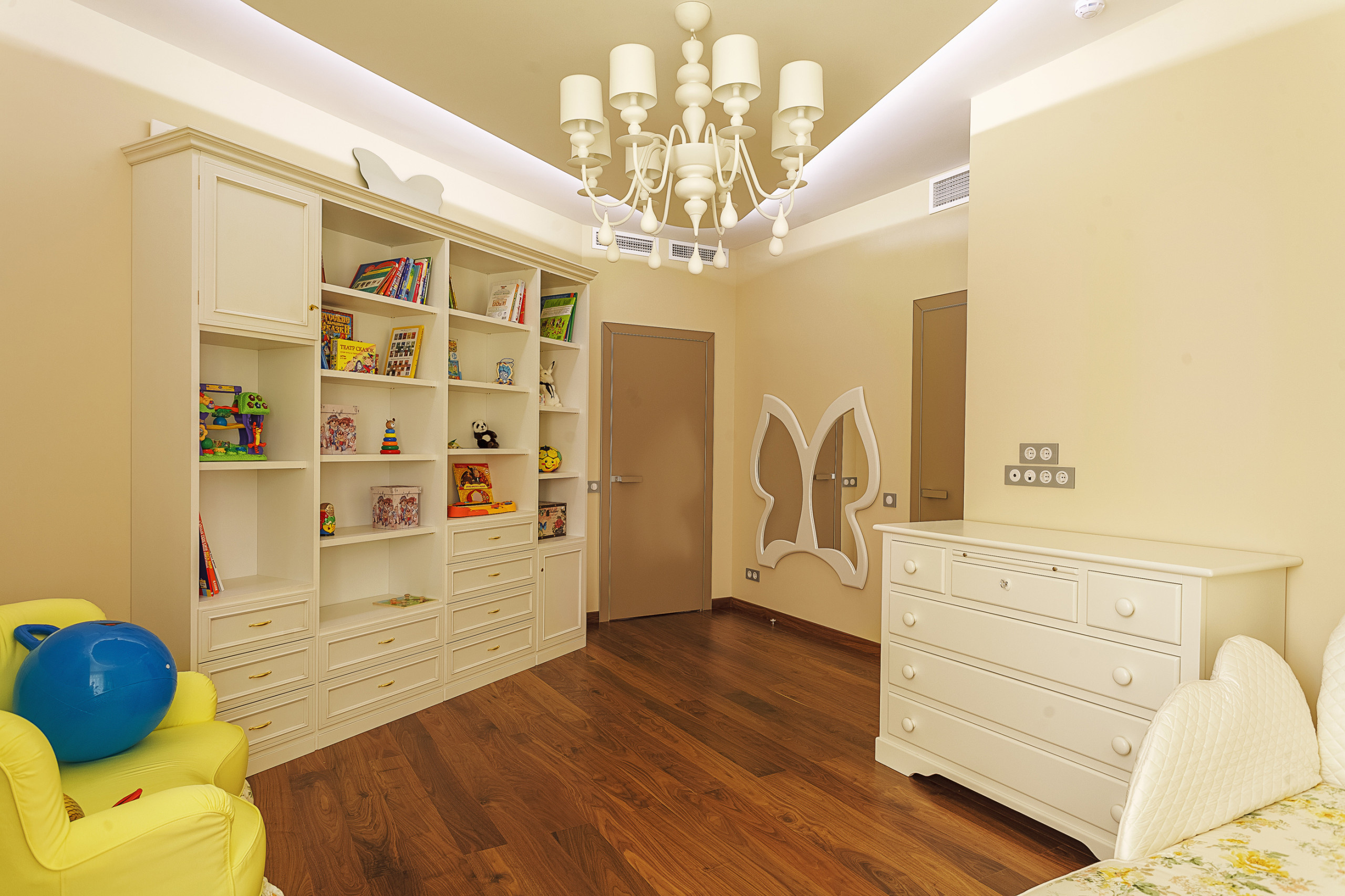 Houzz тур: Двухуровневая квартира без острых углов