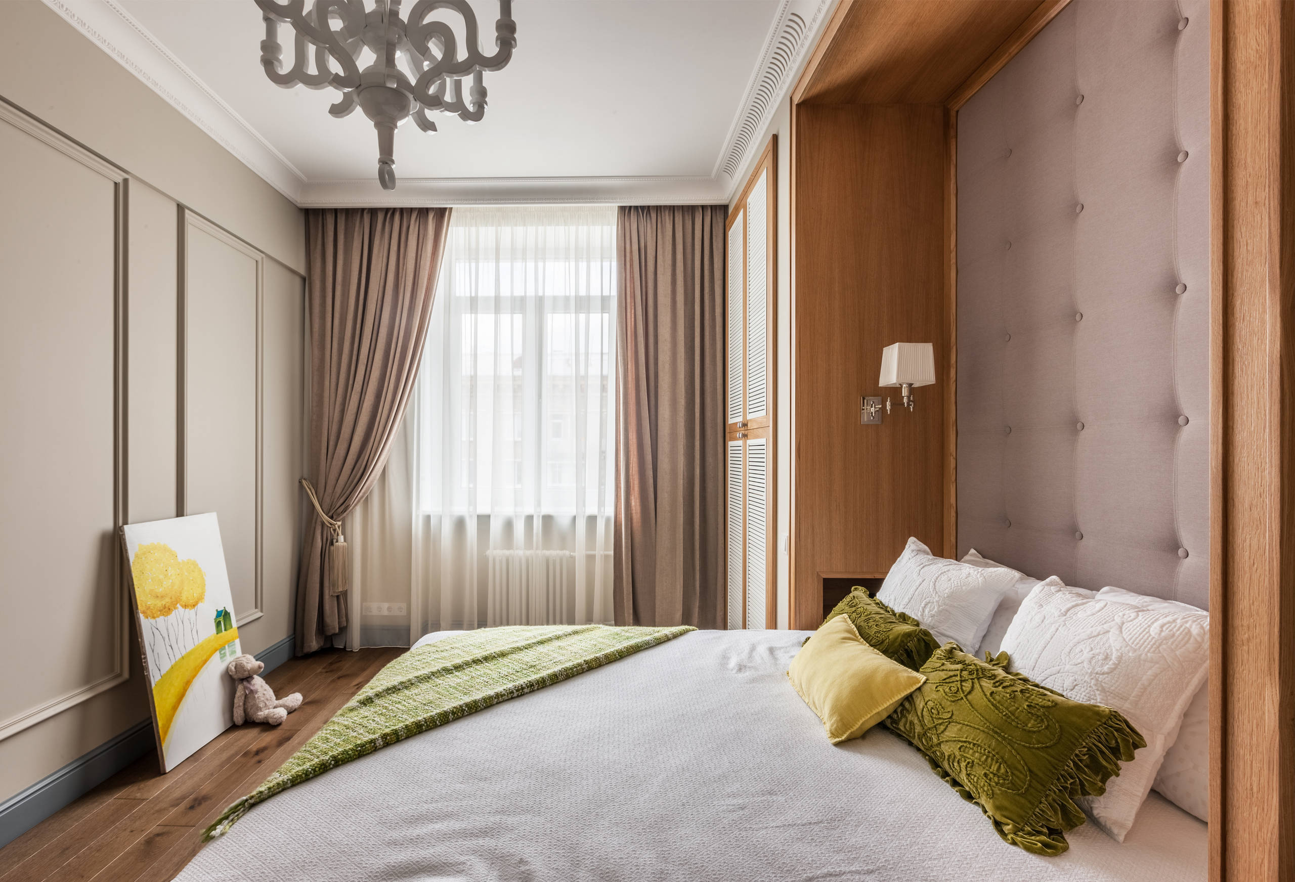 Houzz тур: Современная классика с зеркалами и открытым балконом