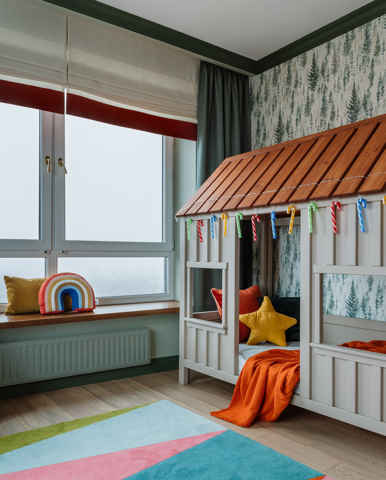 Houzz тур: Квартира с изумрудным диваном