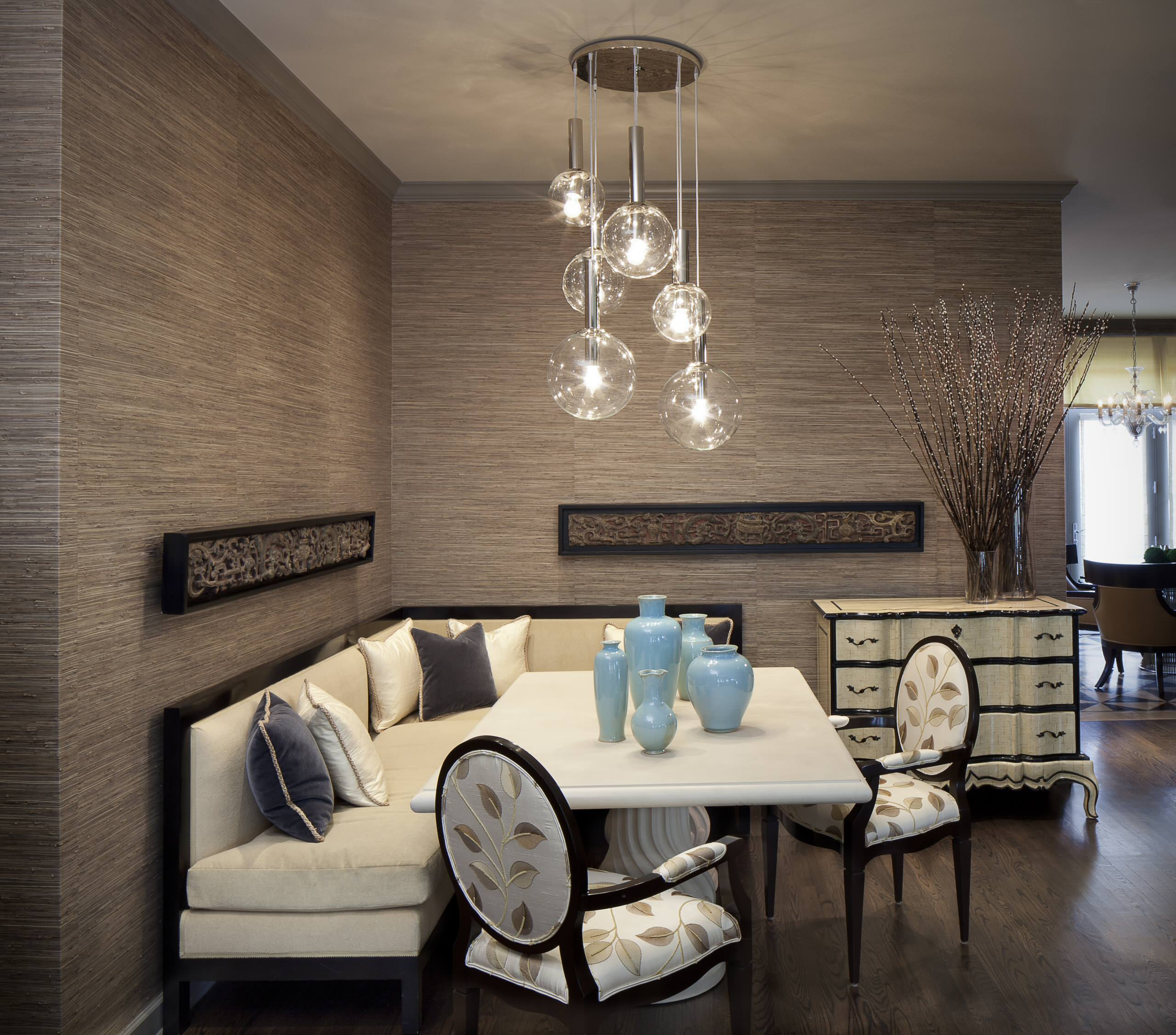 Как правильно: Освещать обеденный стол