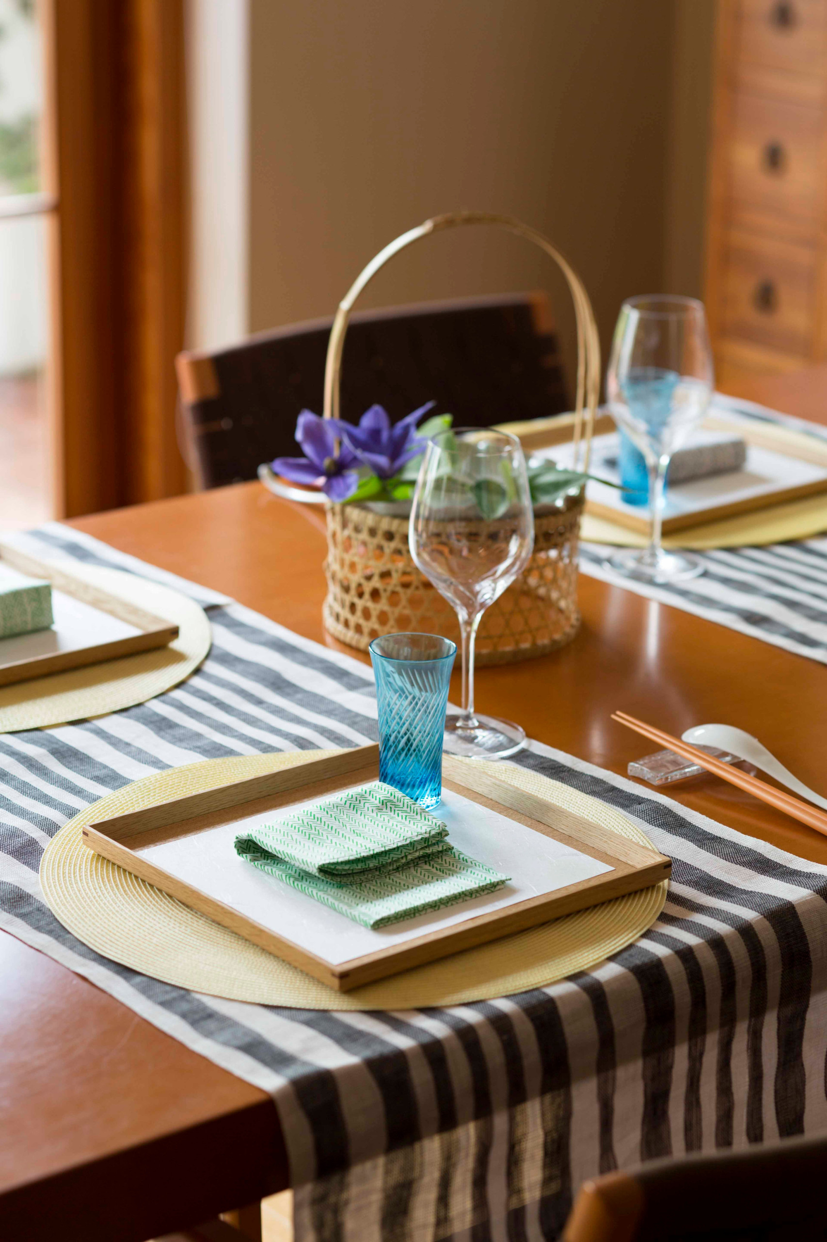 Идеи сервировки стола для тех, кто не привык к застольям