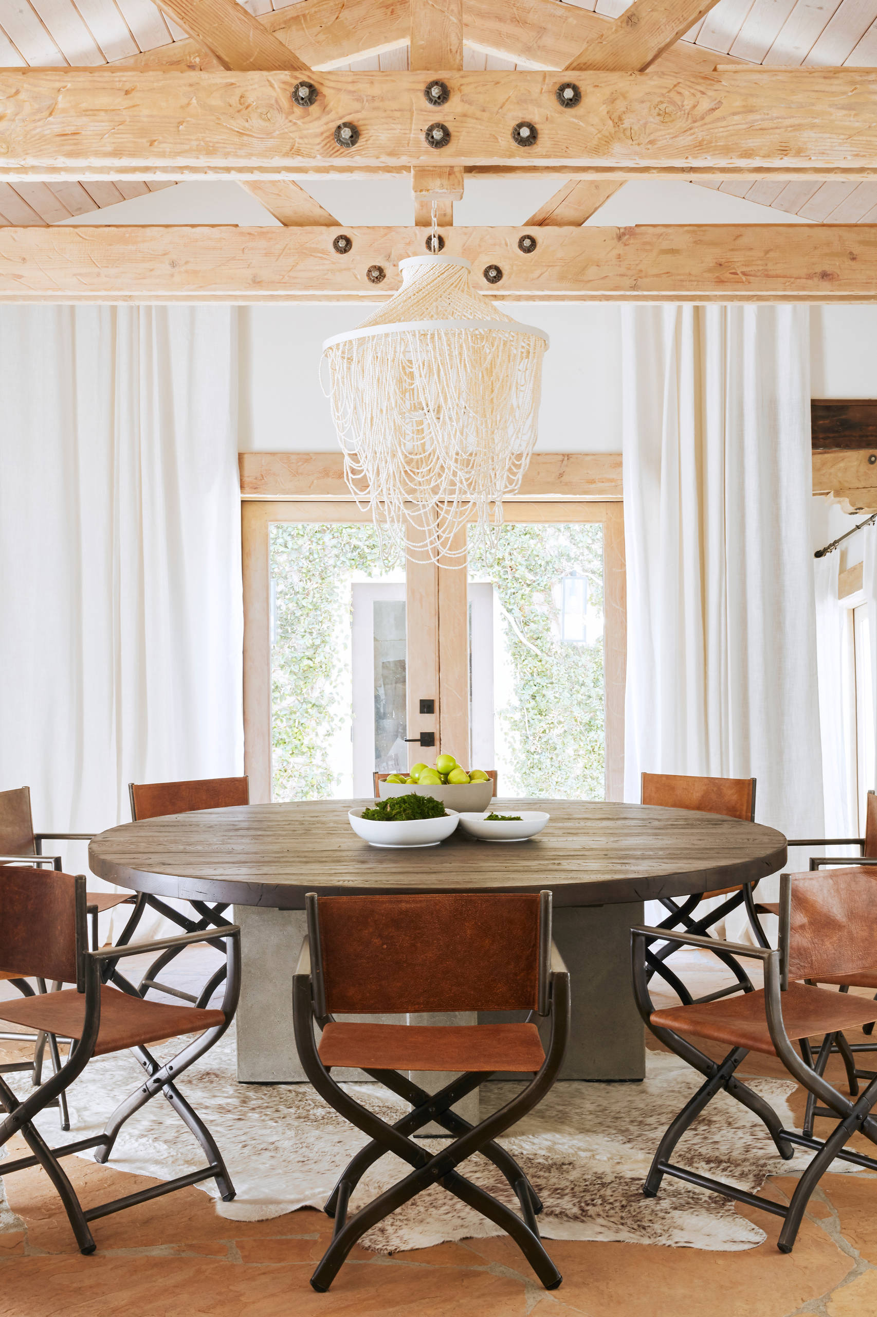 Вопрос: Как выбрать шторы, которые не пропускают свет?