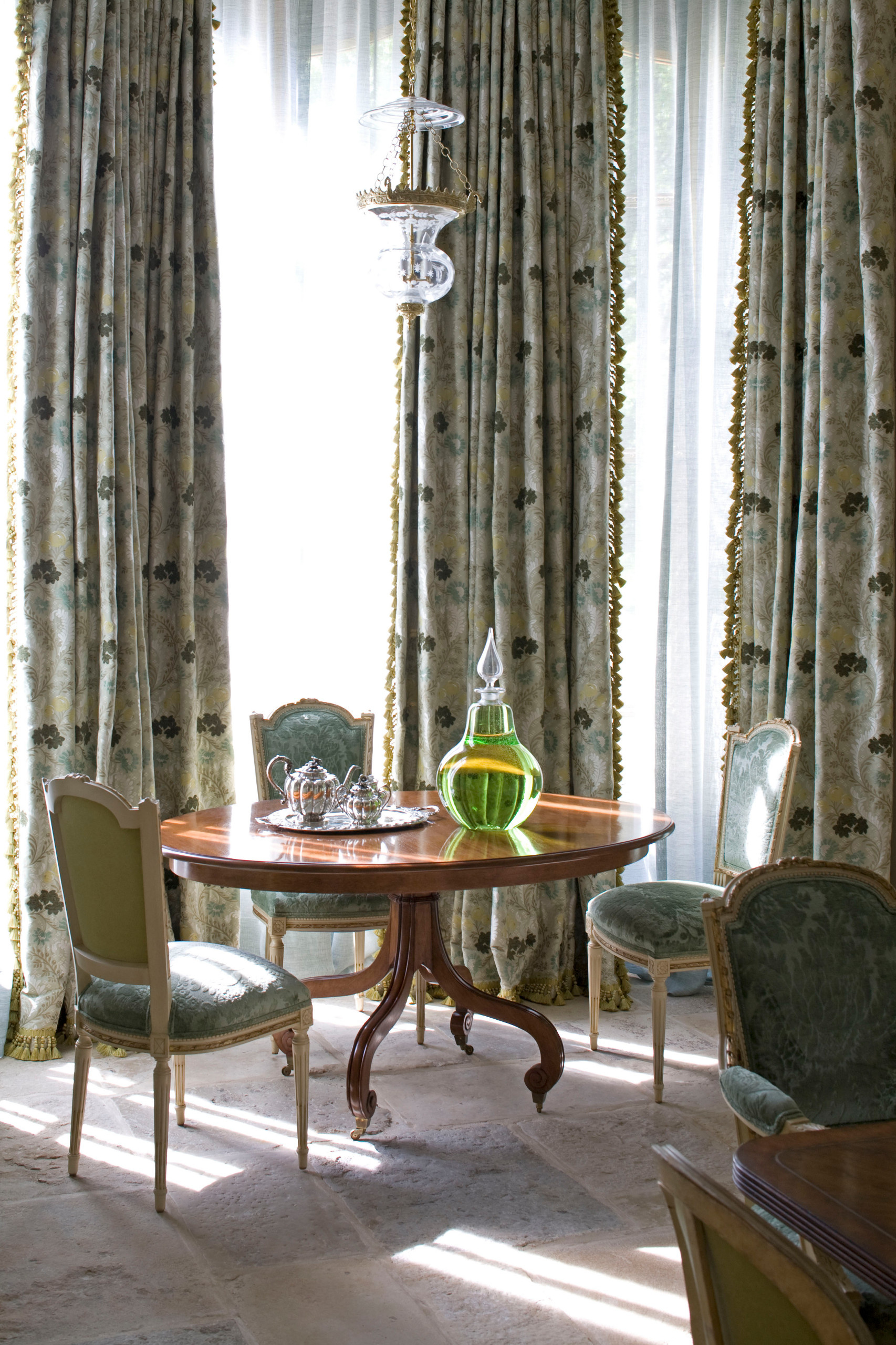 Секреты профи: Как заказать мебель и свет в США прямо с фабрики