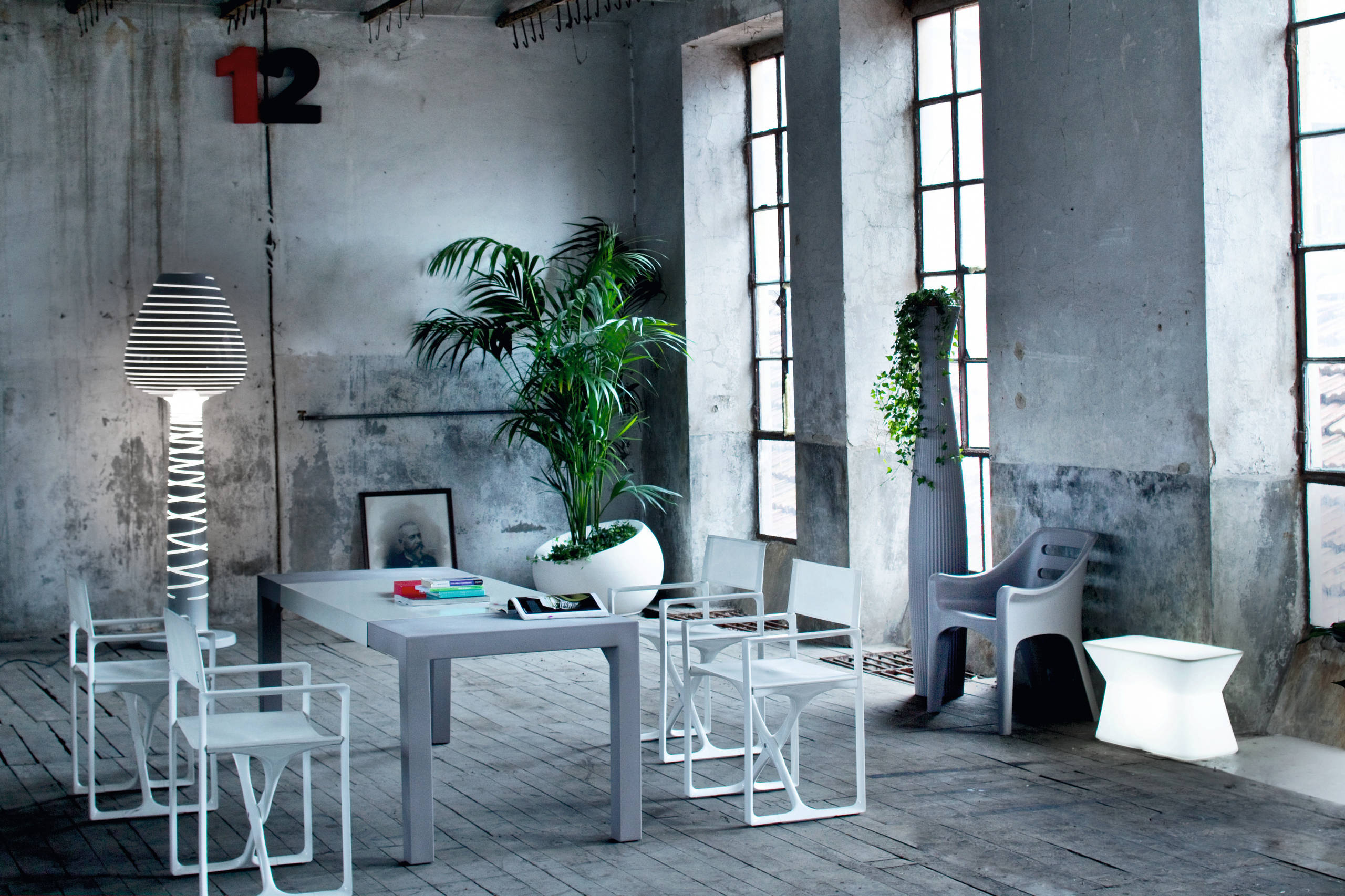 Вопрос: Как выбрать кашпо для больших растений