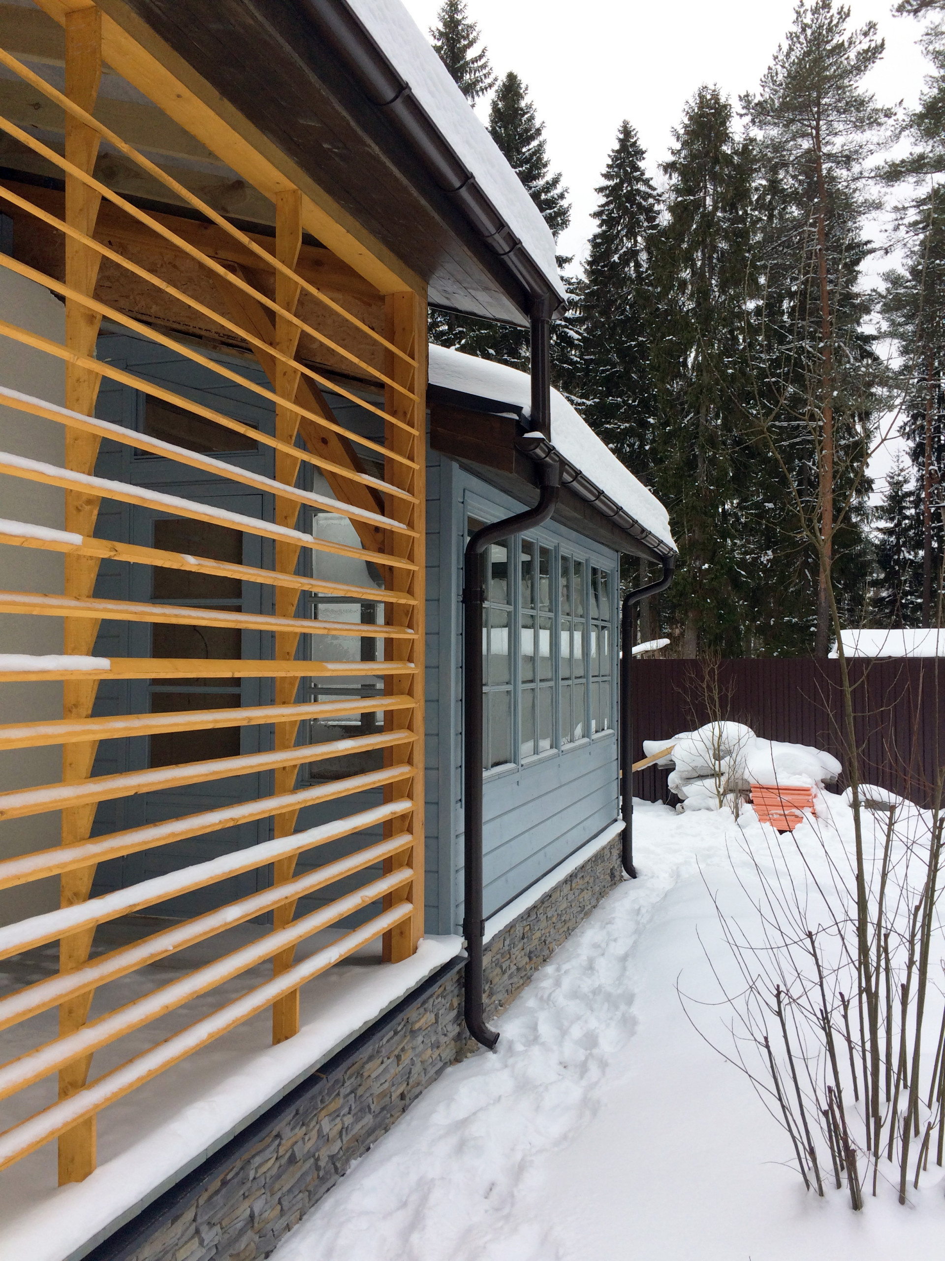 Вопрос: В какой цвет покрасить дом