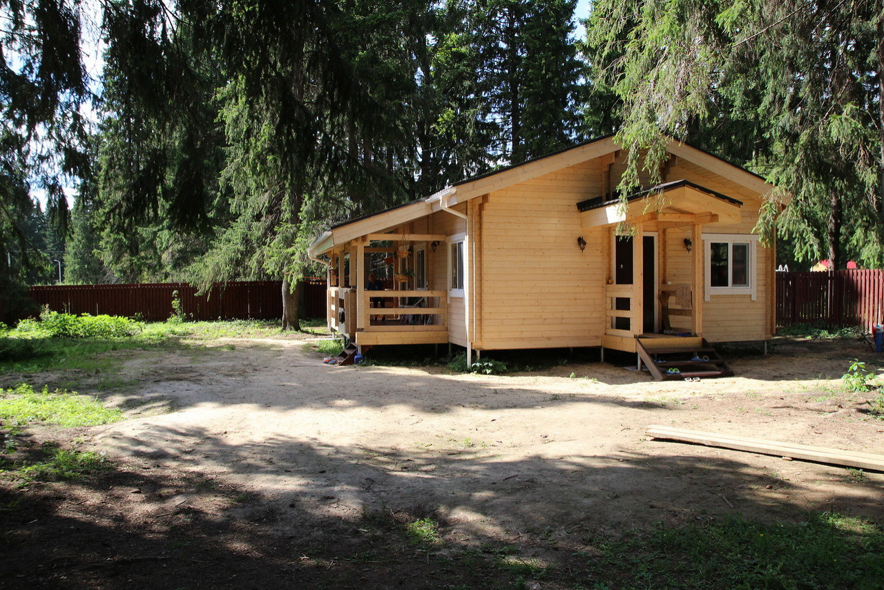 Вопрос: Сколько этажей должно быть у дачи