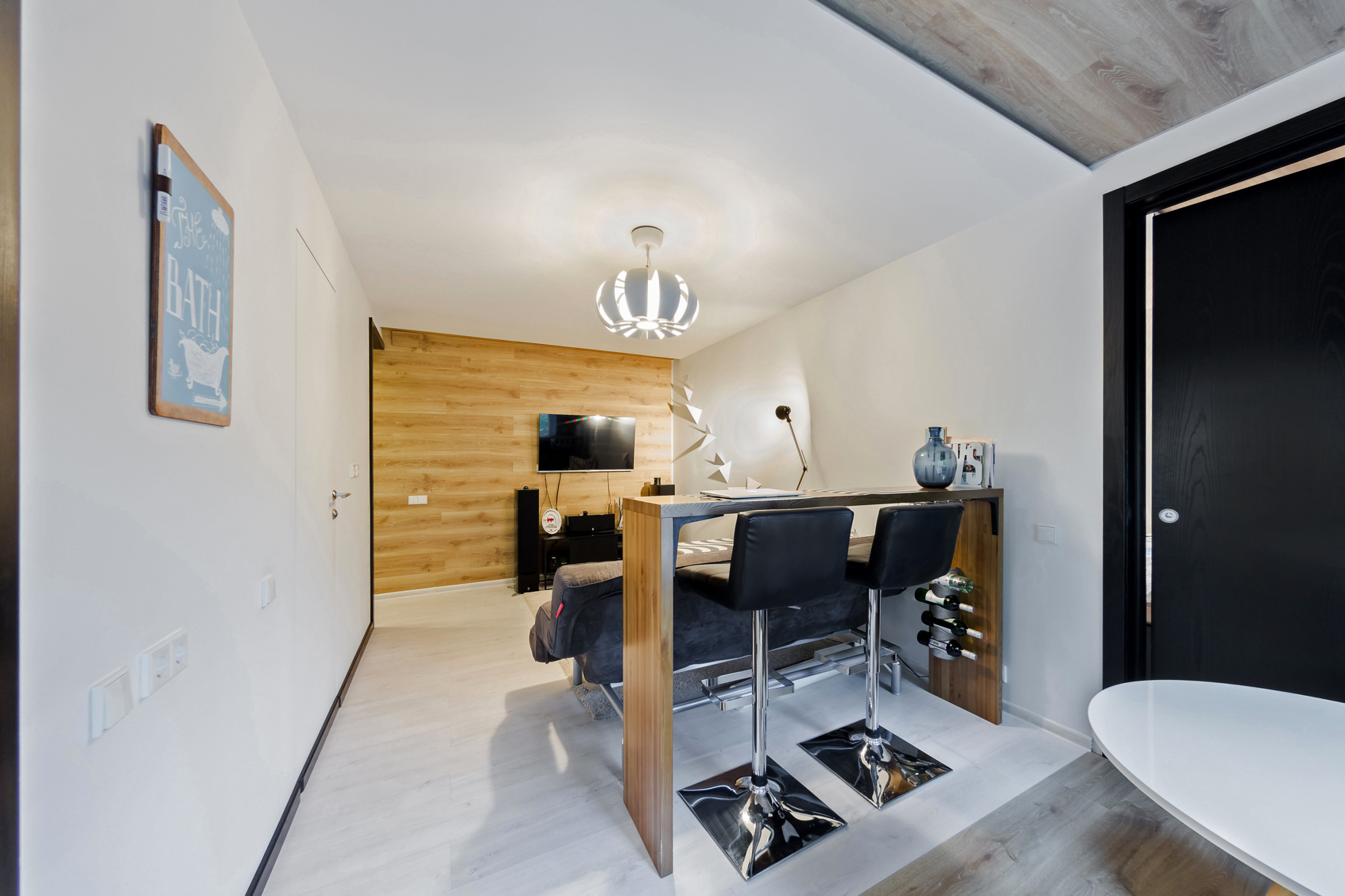 В гостях: Яркая квартира для двоих, не считая собаки