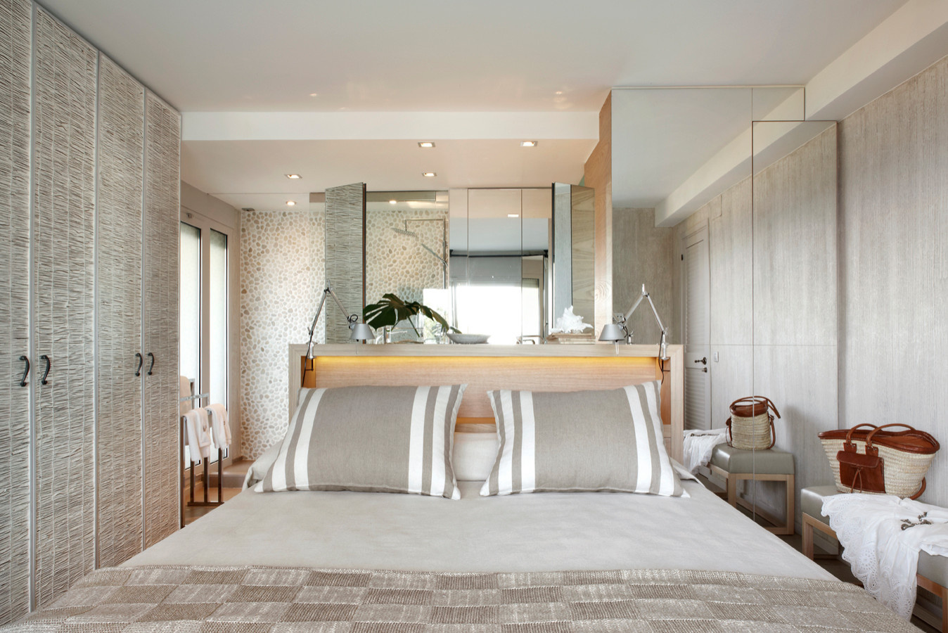 Фотоохота: 101 идея, как обыграть прикроватные тумбочки — с фото