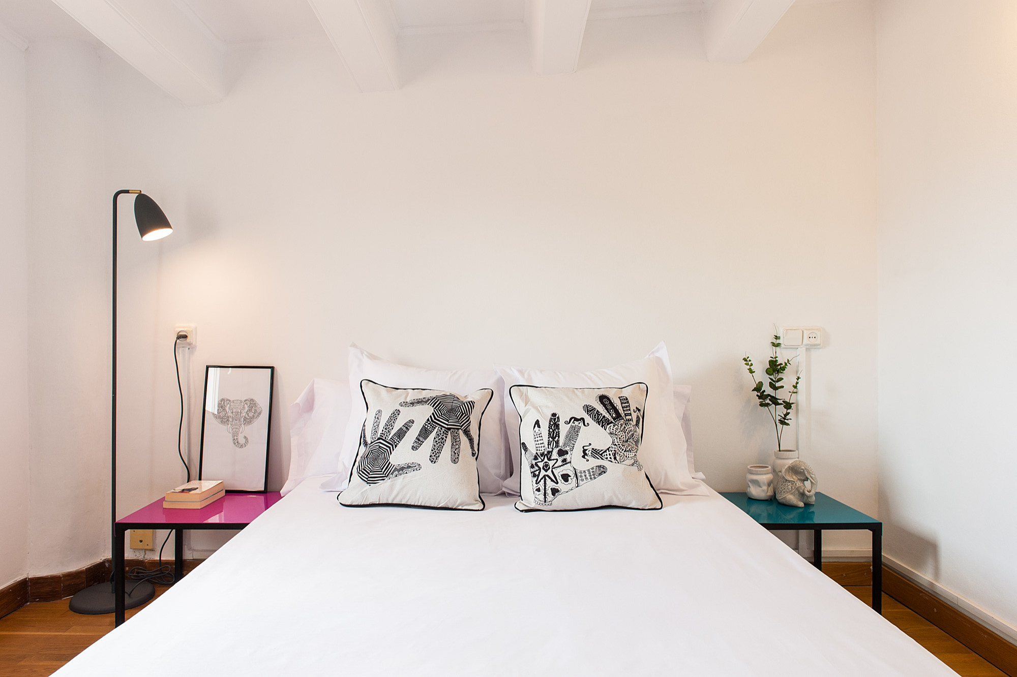 Фотоохота: 101 идея, как обыграть прикроватные тумбочки — с фото