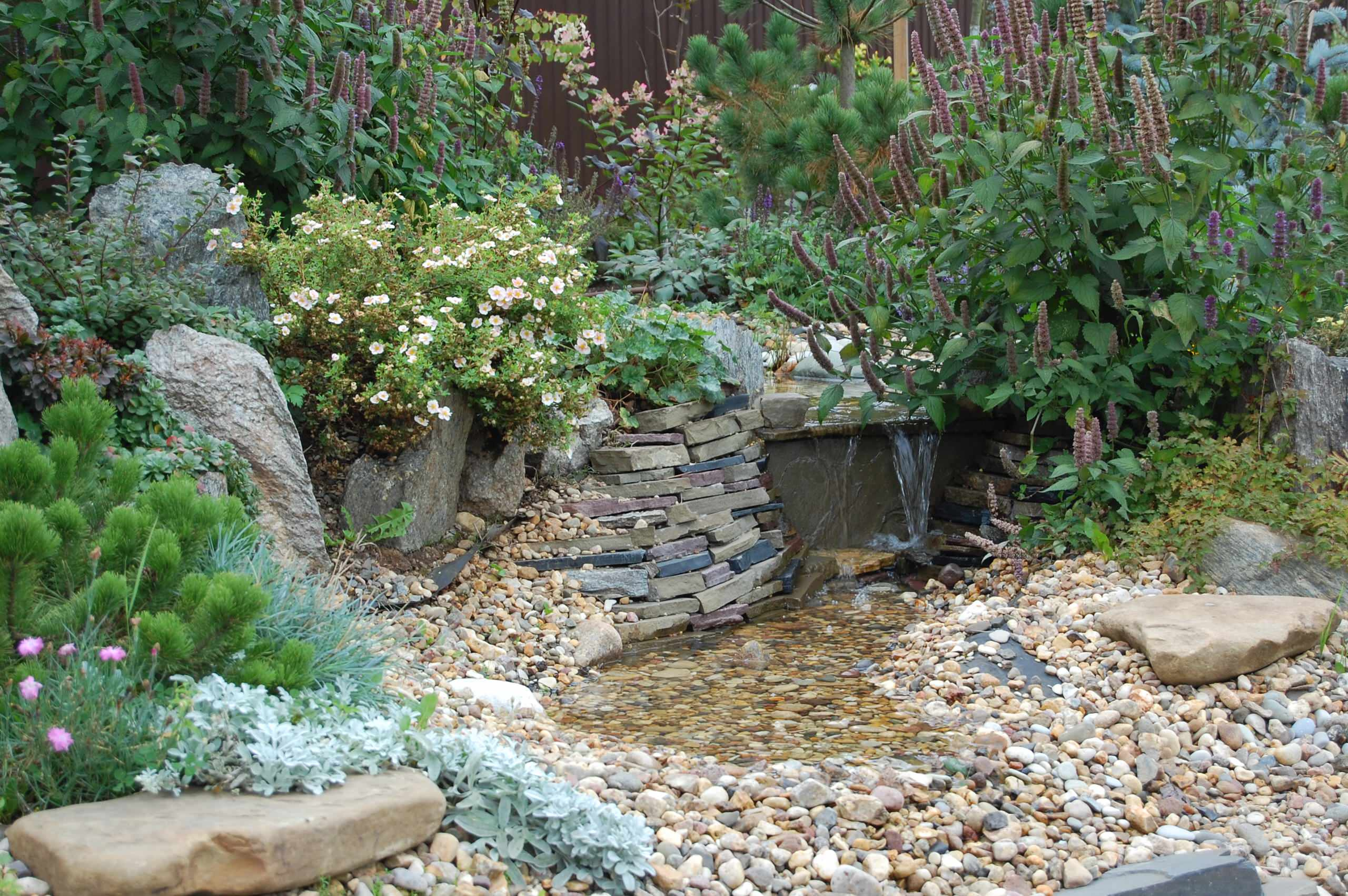 Проект недели: Сад, в котором дом «стоит» на цветнике