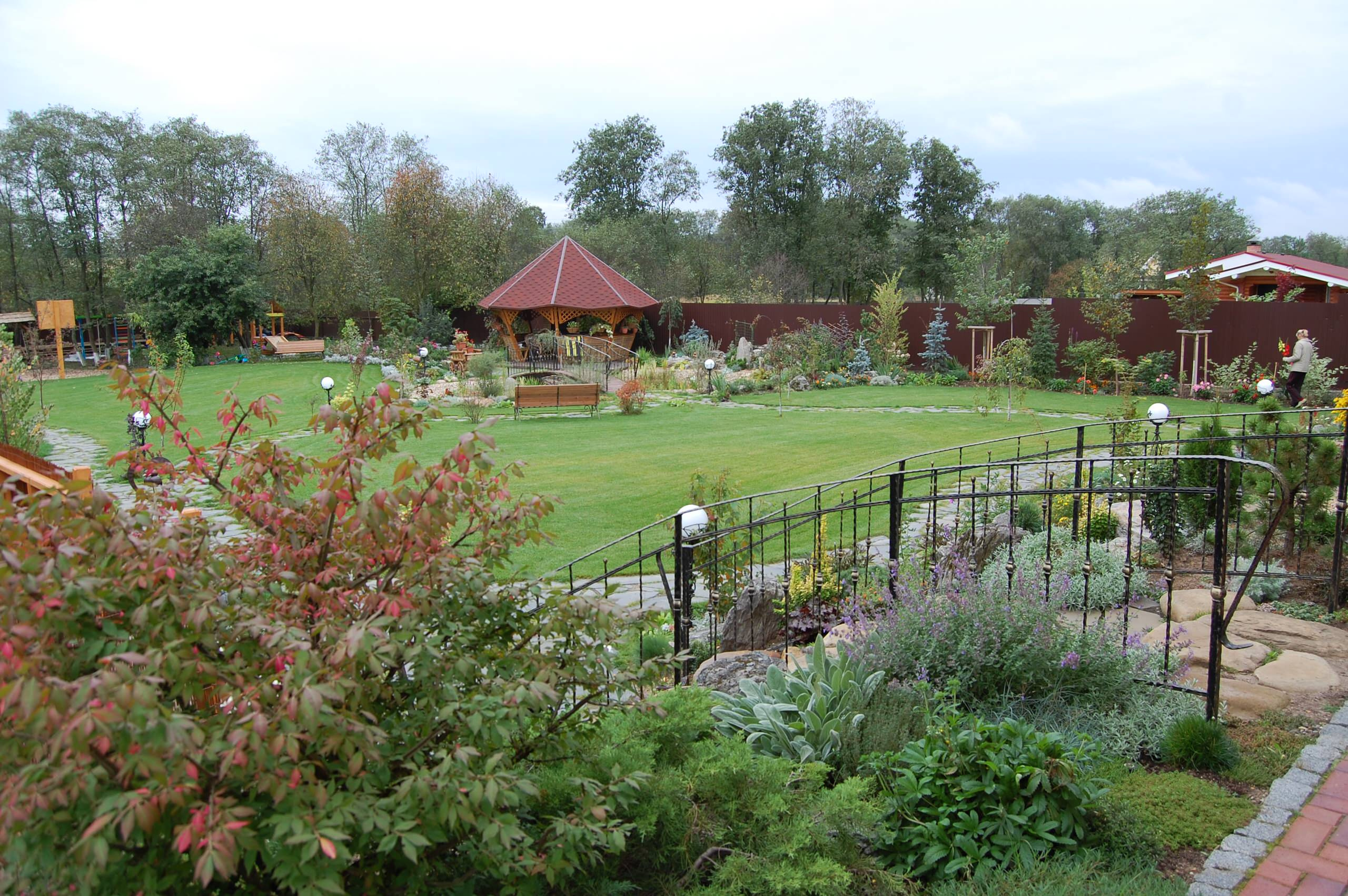 Проект недели: Сад, в котором дом «стоит» на цветнике