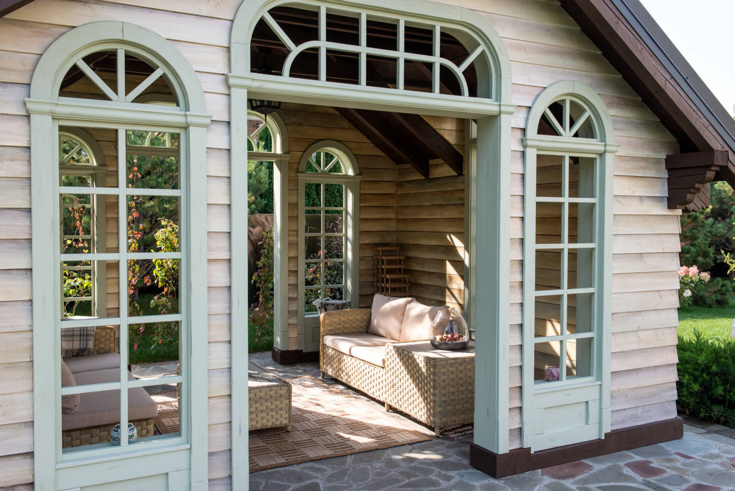 Беседка в саду: Где поставить и какую выбрать