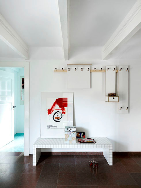 С миру по идее: Как организовать хранение в маленькой прихожей