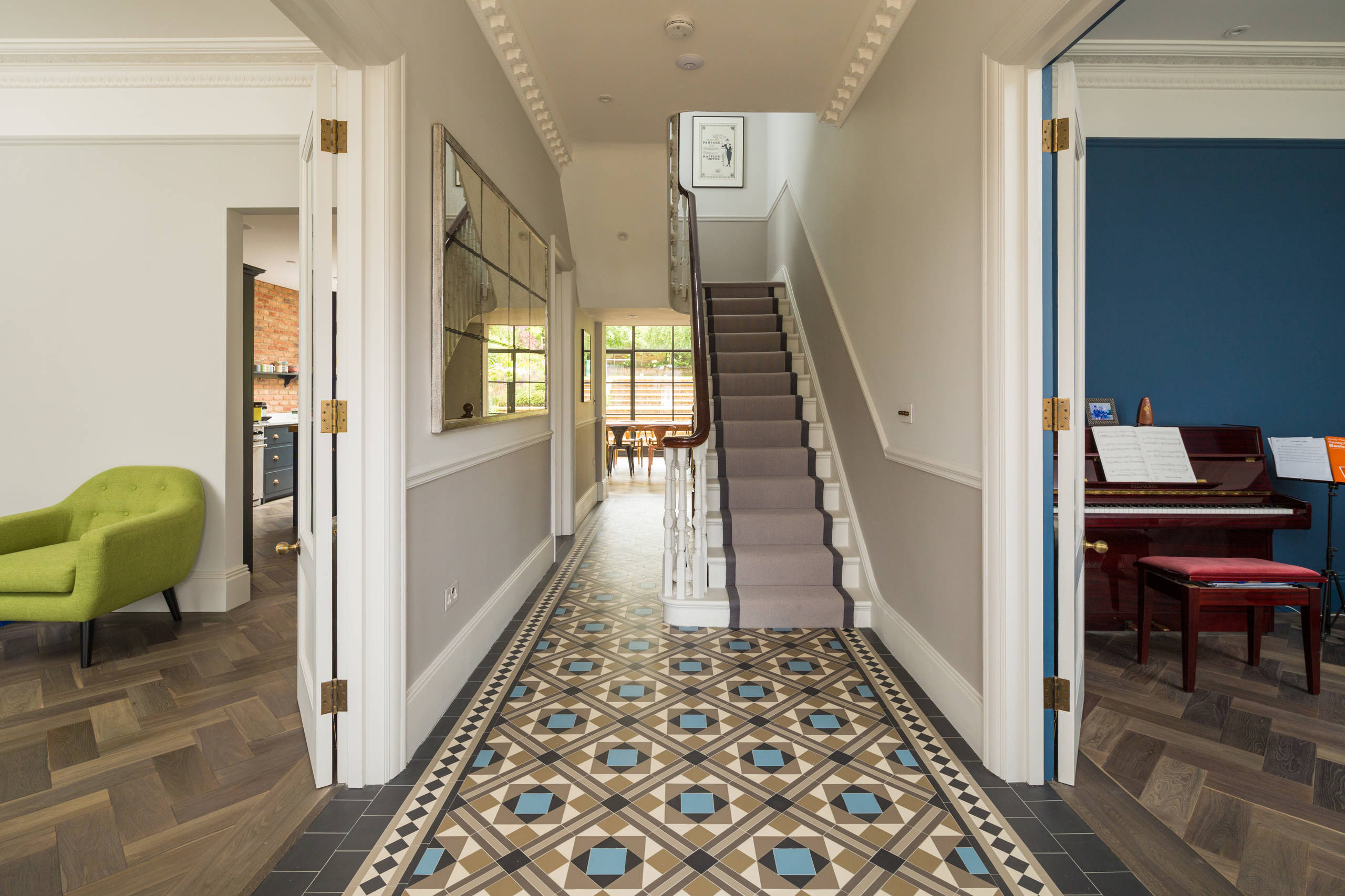 Как правильно: Покупать мебель и отделочные материалы онлайн