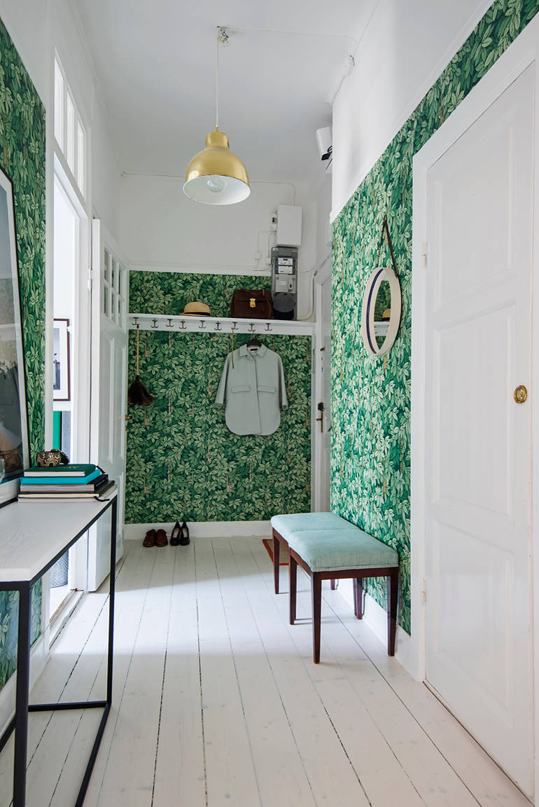 Вопрос: Какие обои выбрать для прихожей и коридора