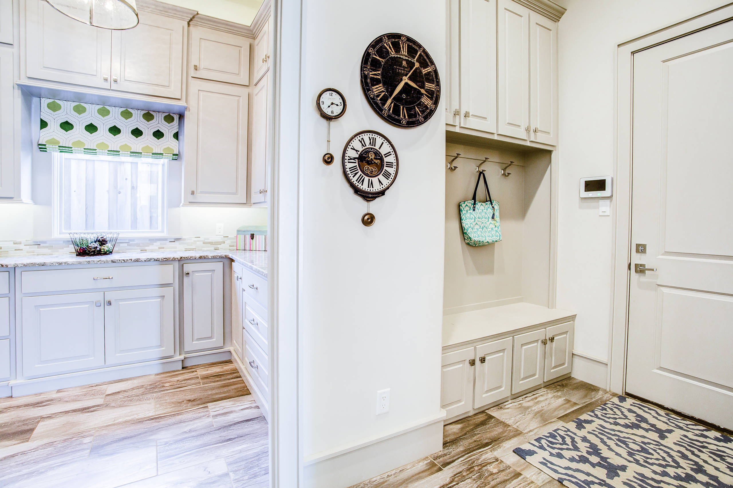 Материалы: Керамогранит «под дерево» vs натуральный паркет