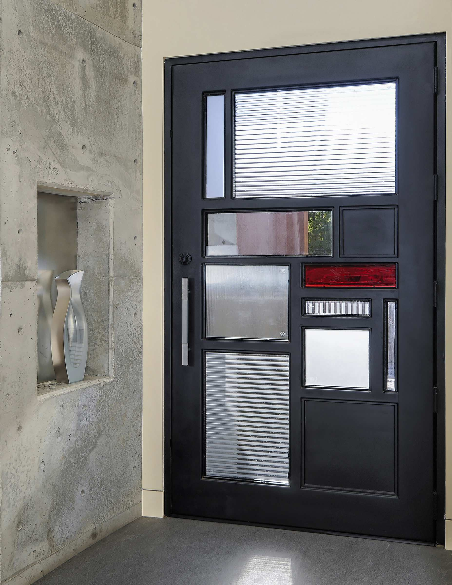 Вопрос: Какую входную дверь выбрать для дома